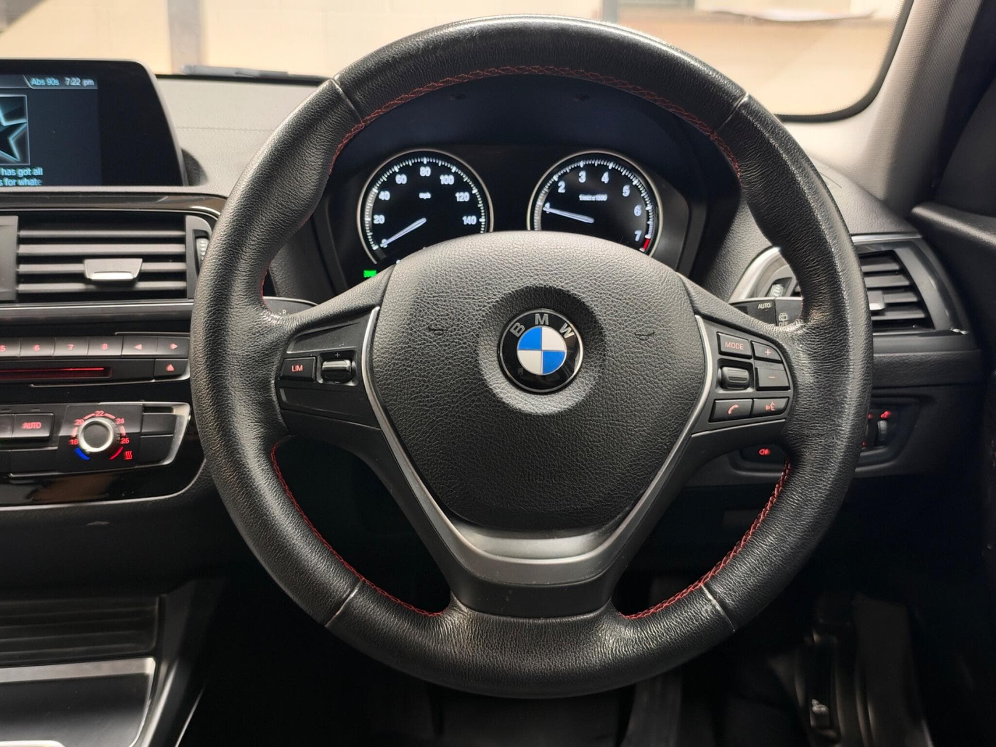 2017 BMW 1 Series - Thumbnail 28