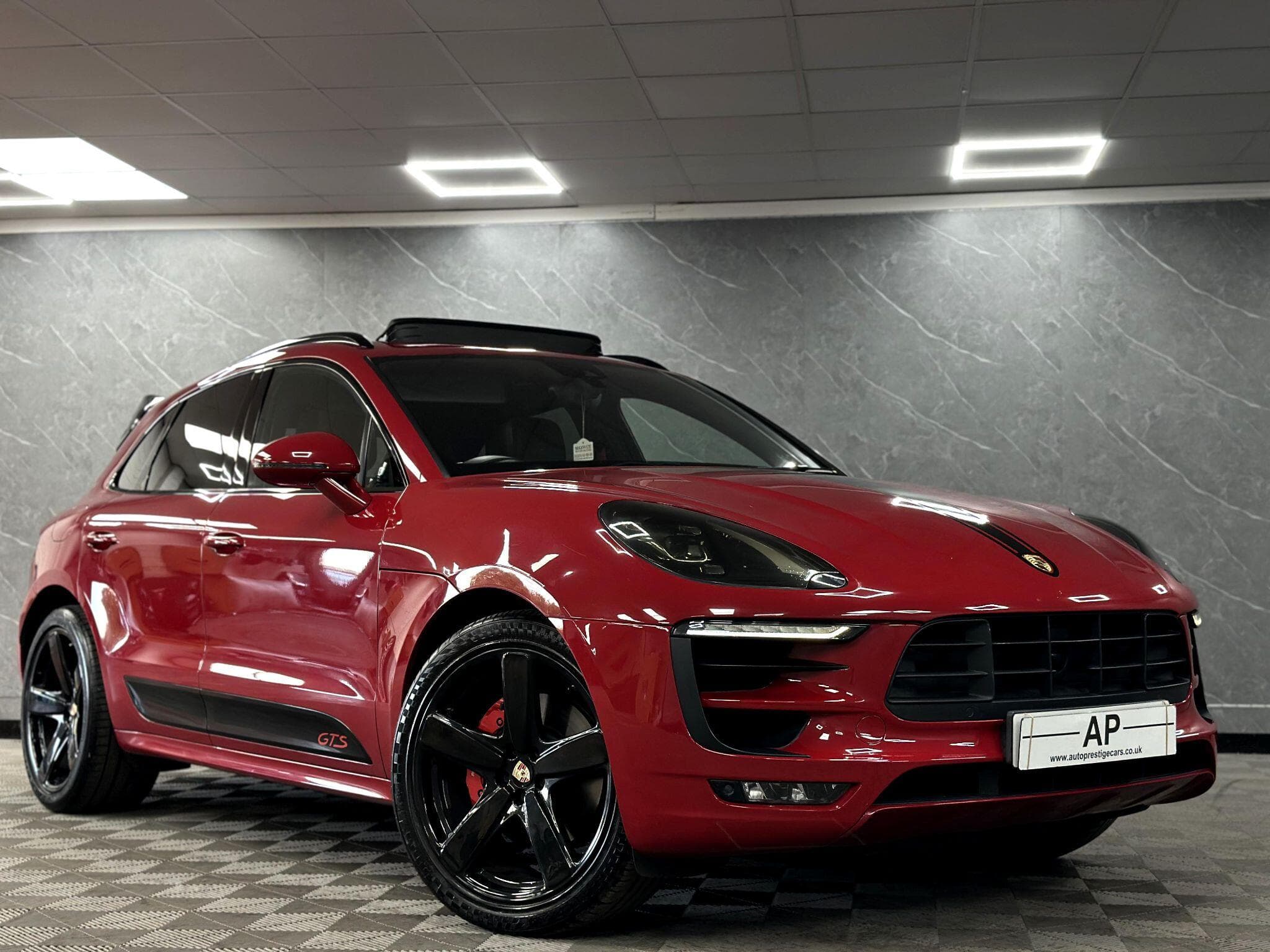 2016 Porsche Macan - Image 1