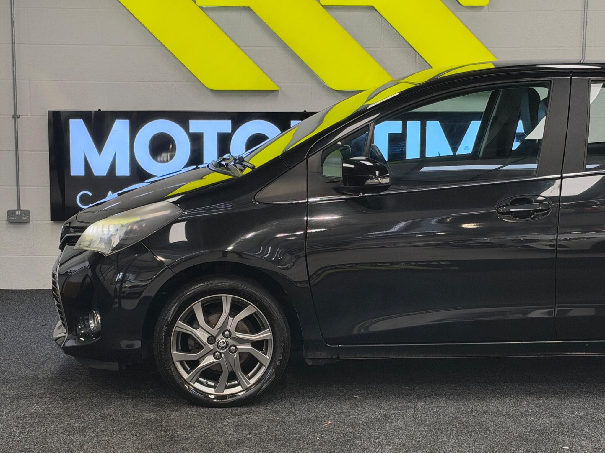 2014 Toyota Yaris - Thumbnail 6