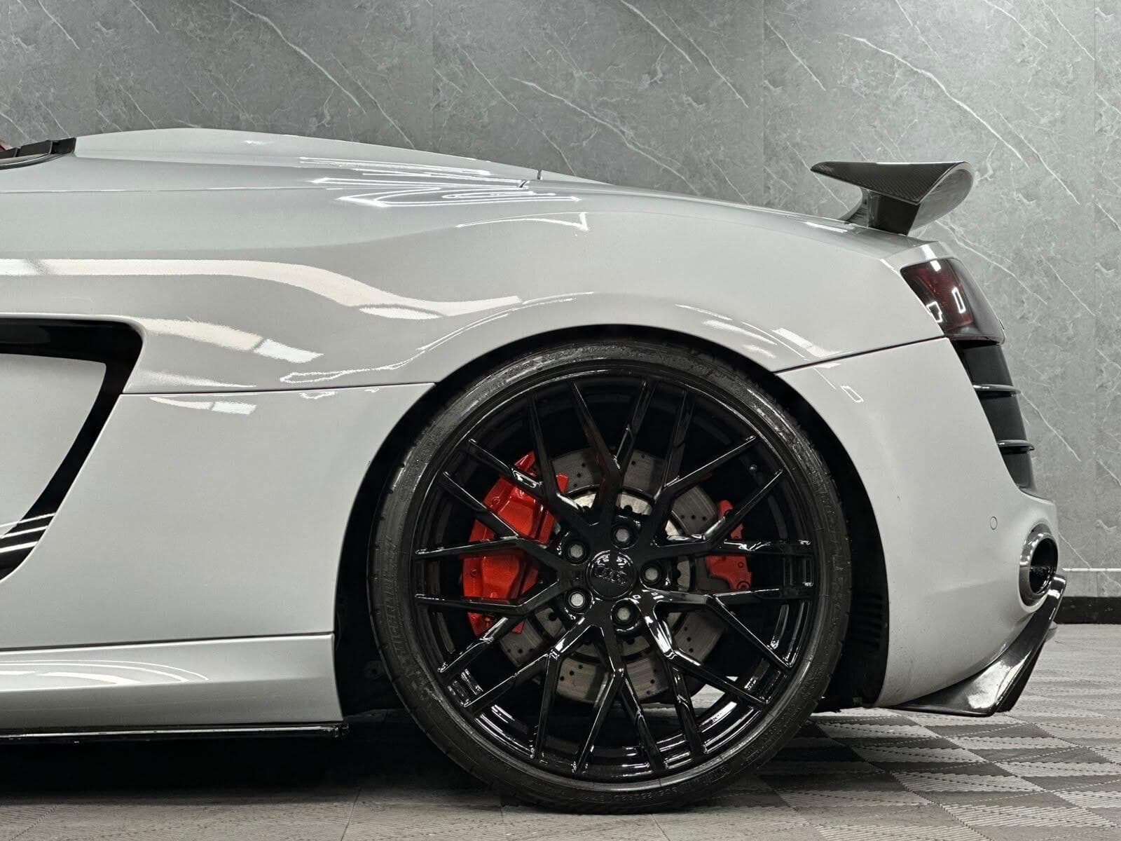 2010 Audi R8 - Thumbnail 32