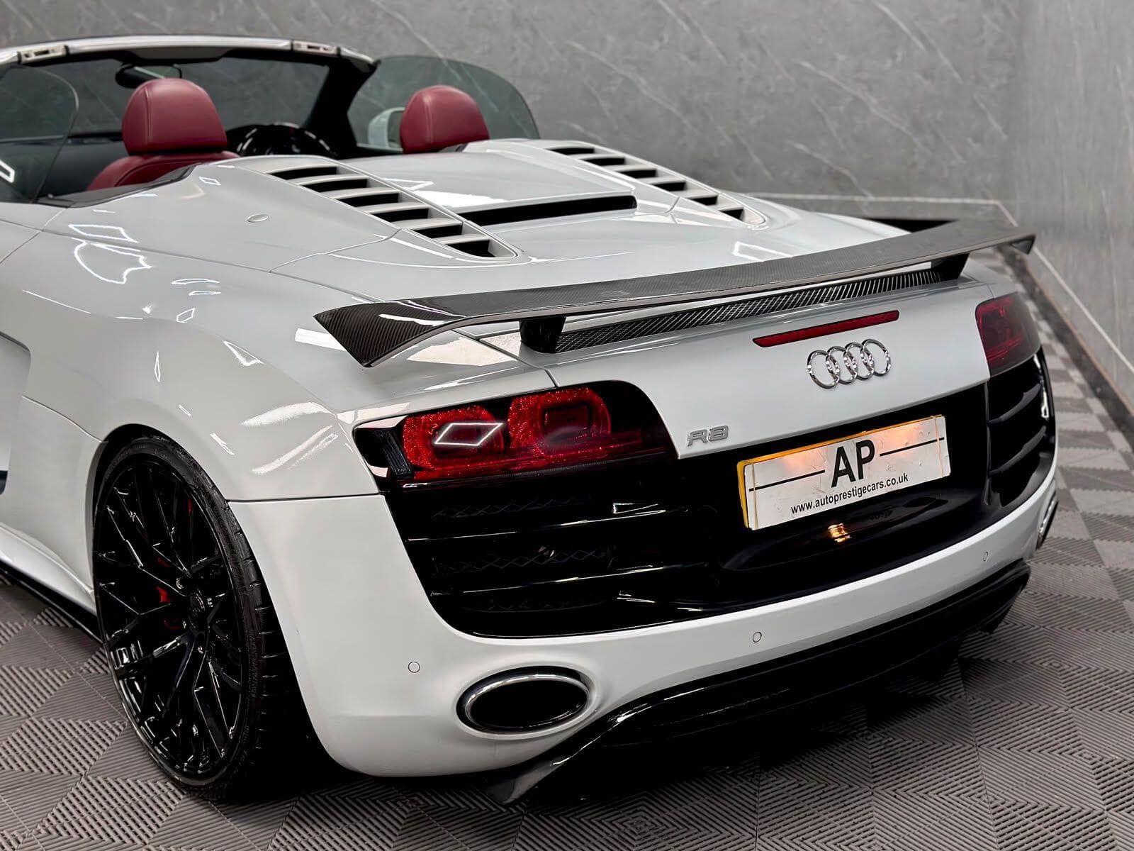 2010 Audi R8 - Thumbnail 37