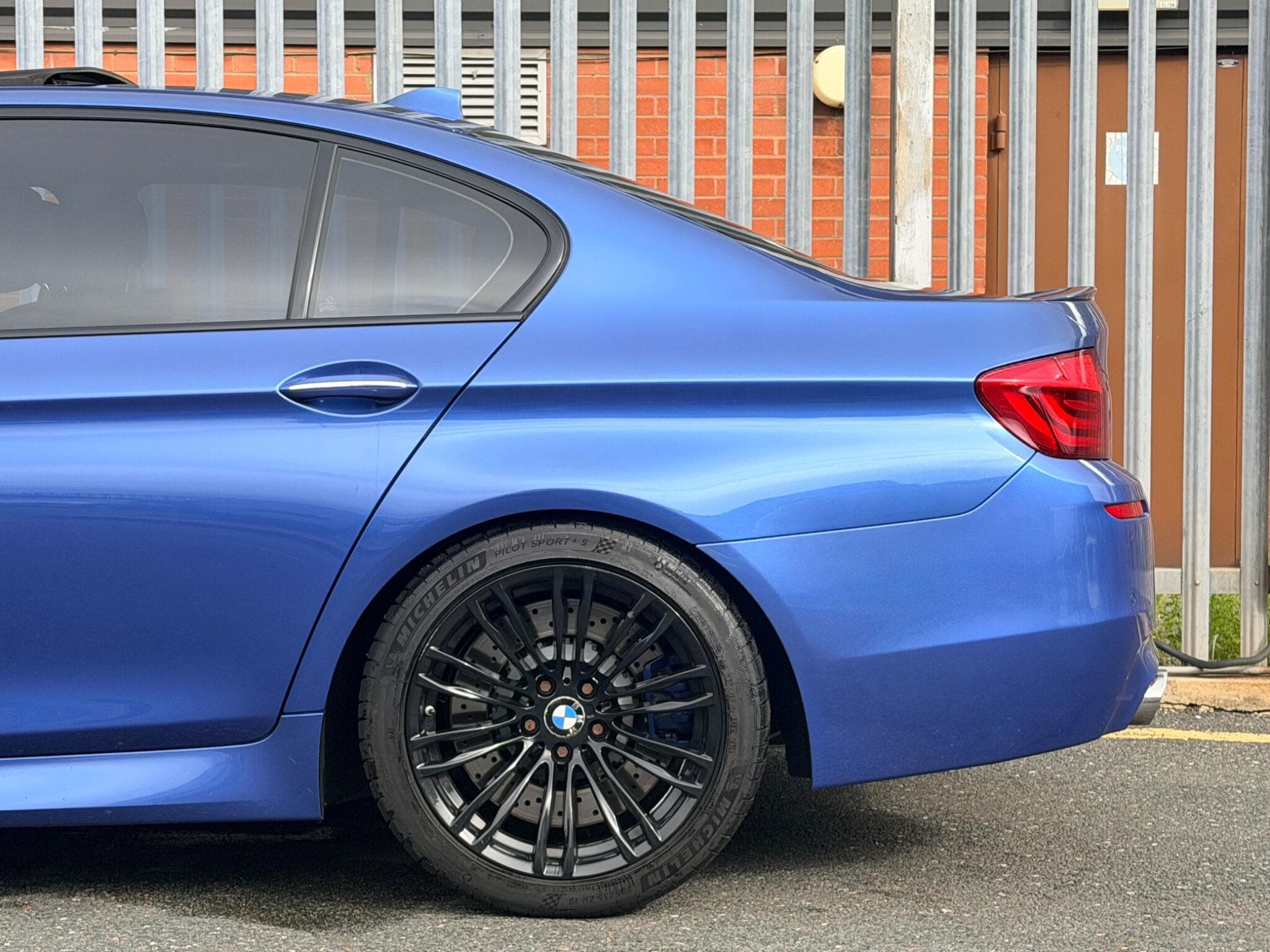 2013 BMW M5 - Thumbnail 15