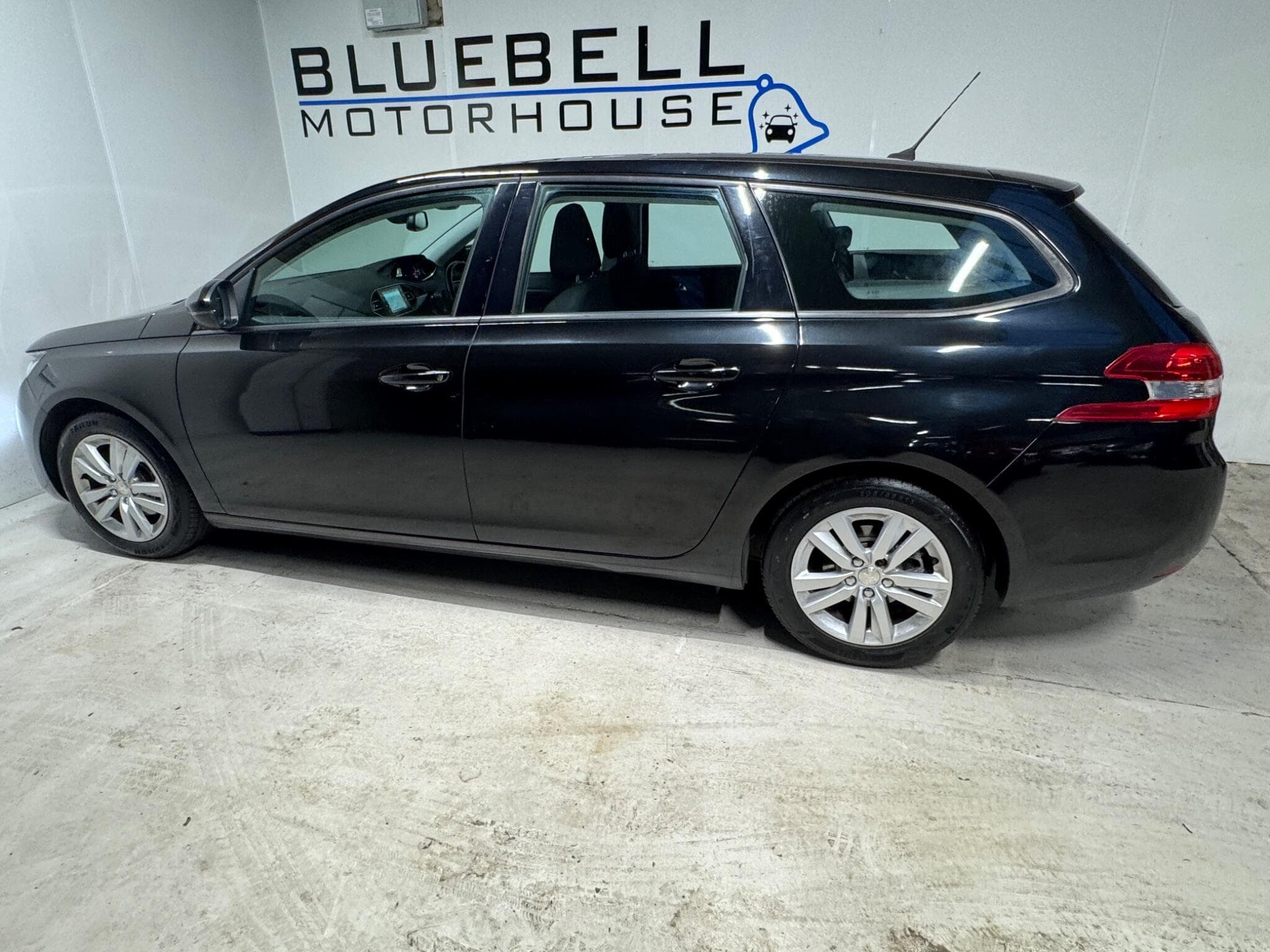 2016 Peugeot 308 SW - Thumbnail 8