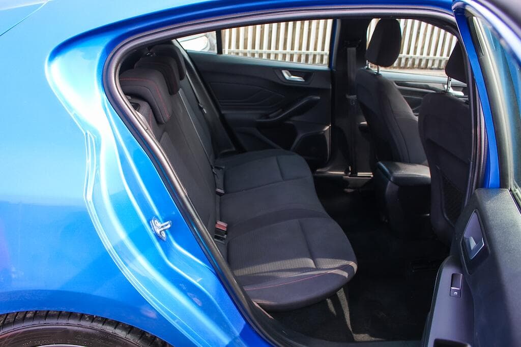 2019 Ford Focus - Thumbnail 30