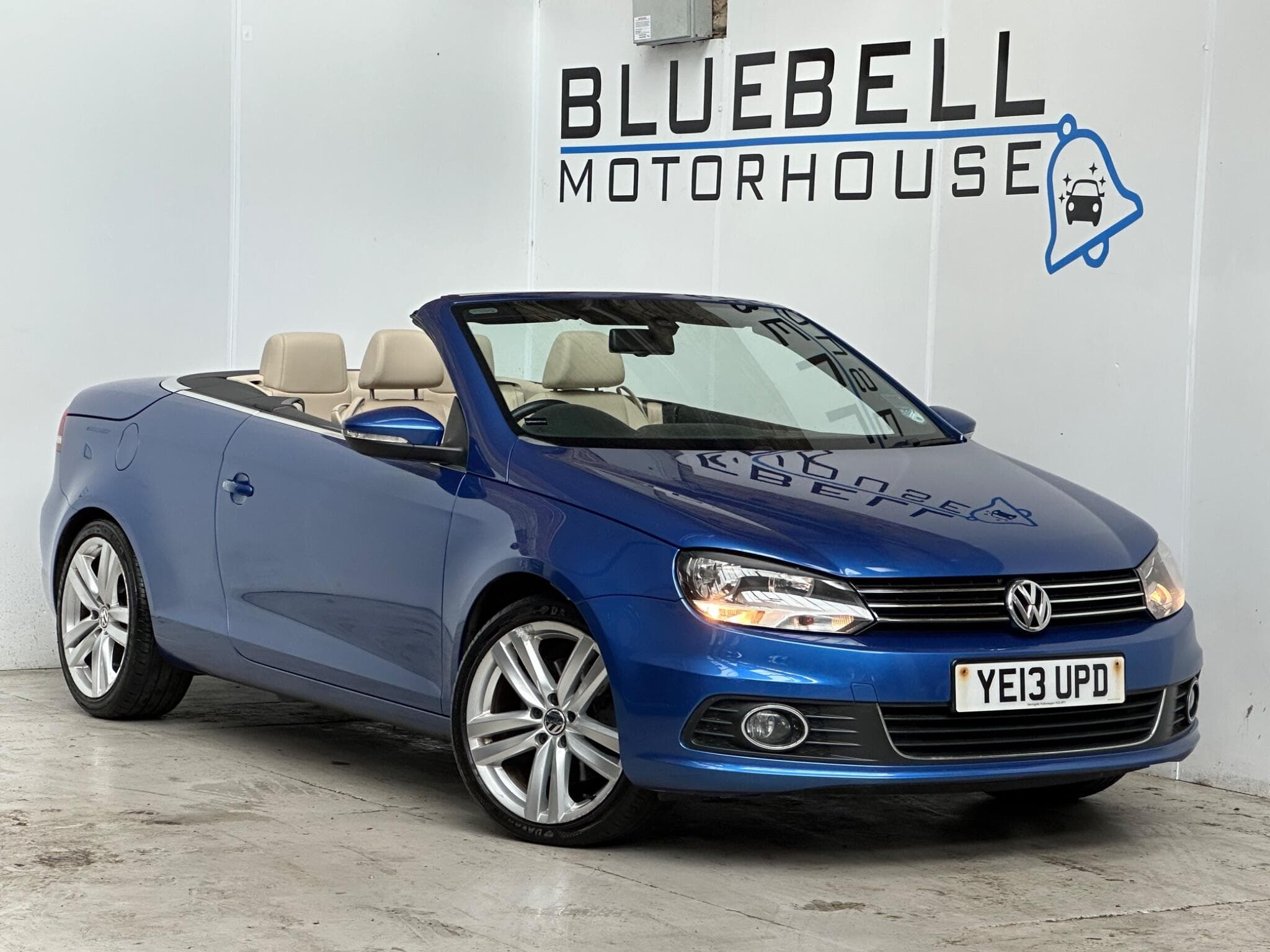 2013 Volkswagen Eos - Image 1