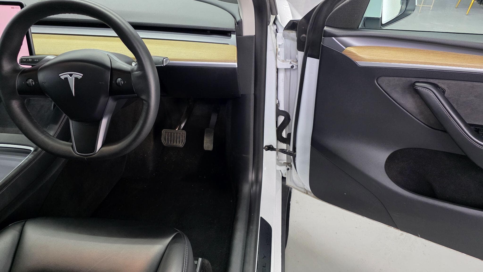 2022 Tesla Model Y - Thumbnail 11