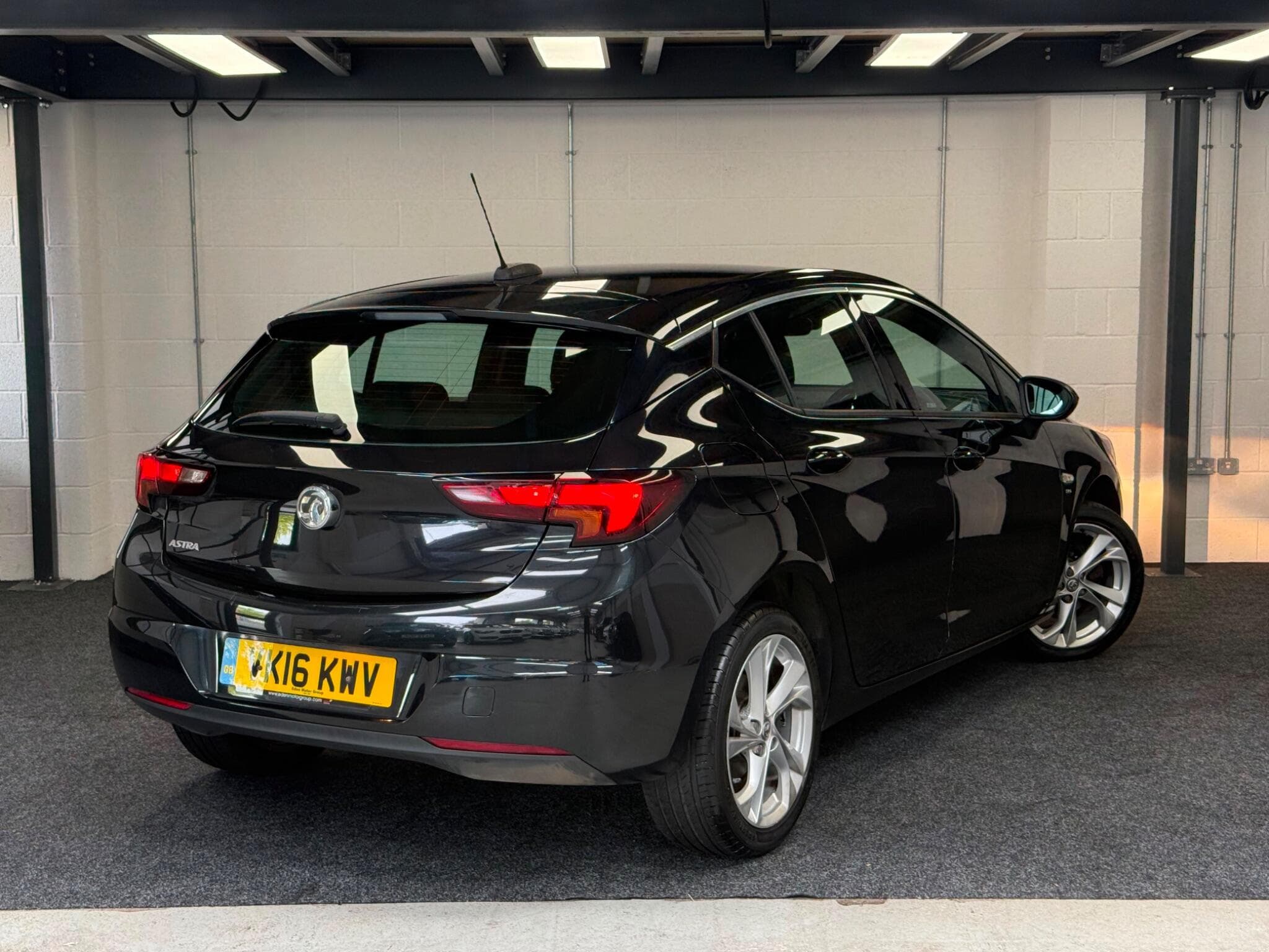 2016 Vauxhall Astra - Thumbnail 14