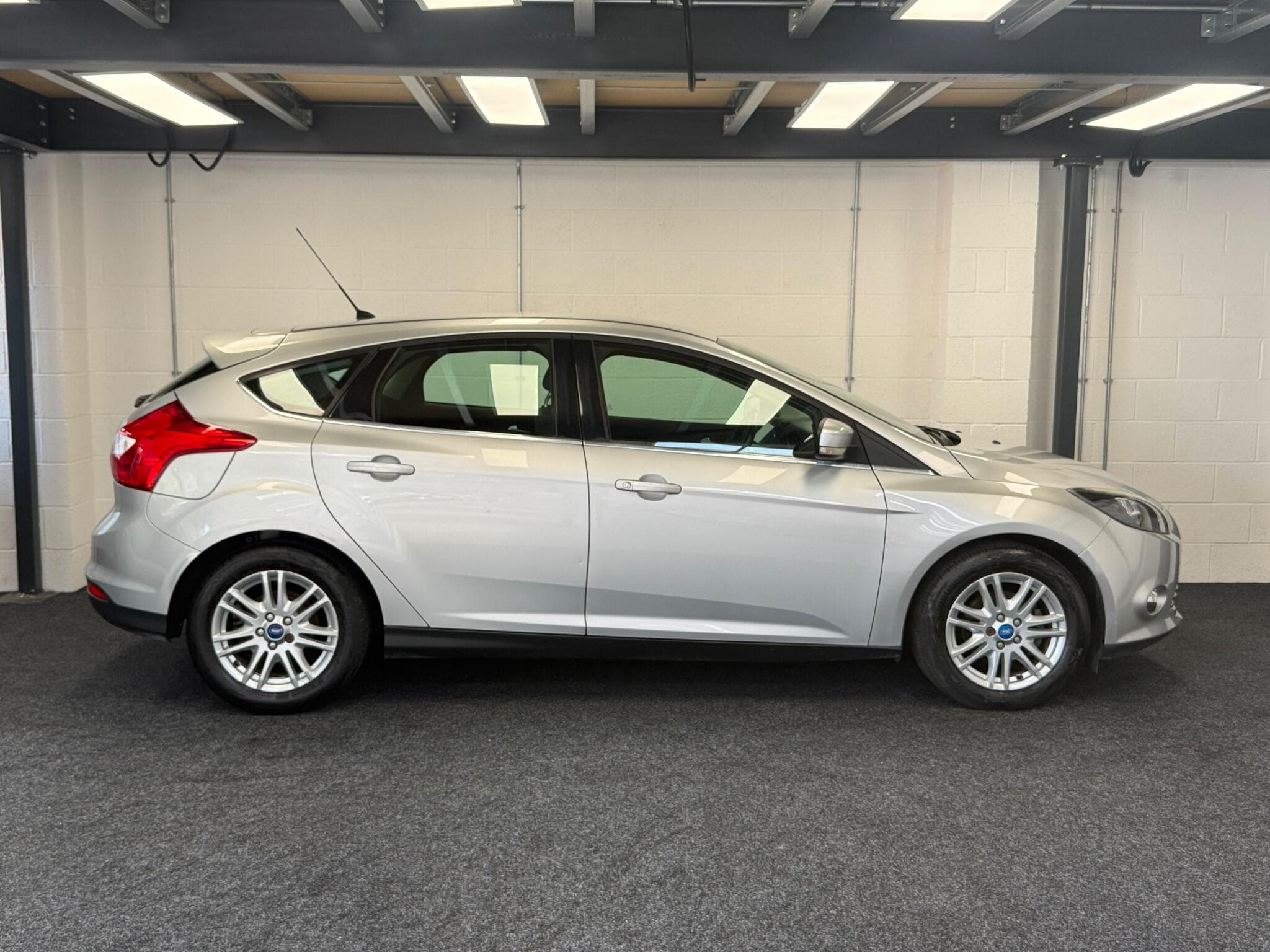 2012 Ford Focus - Thumbnail 12