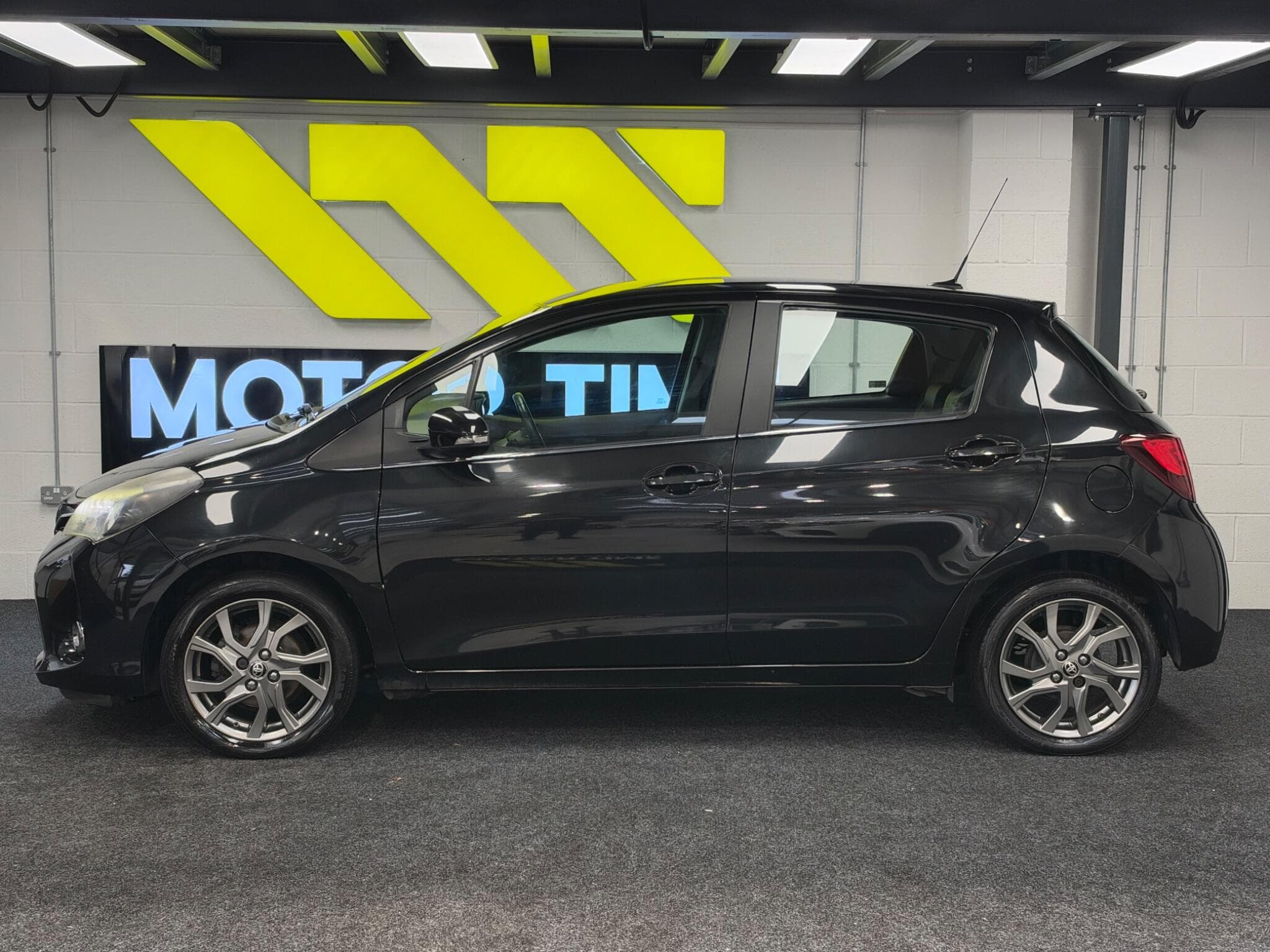 2014 Toyota Yaris - Thumbnail 4