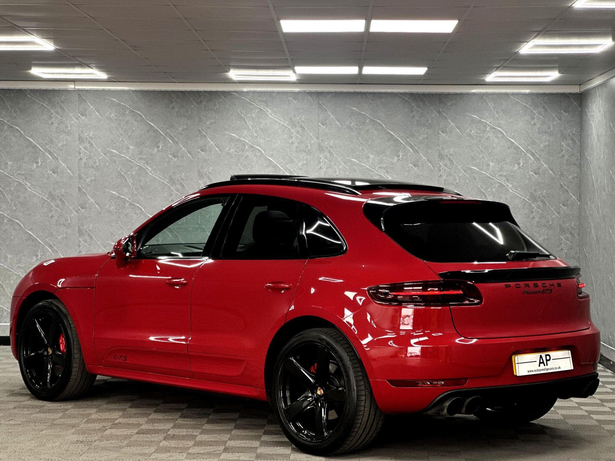 2016 Porsche Macan - Thumbnail 17