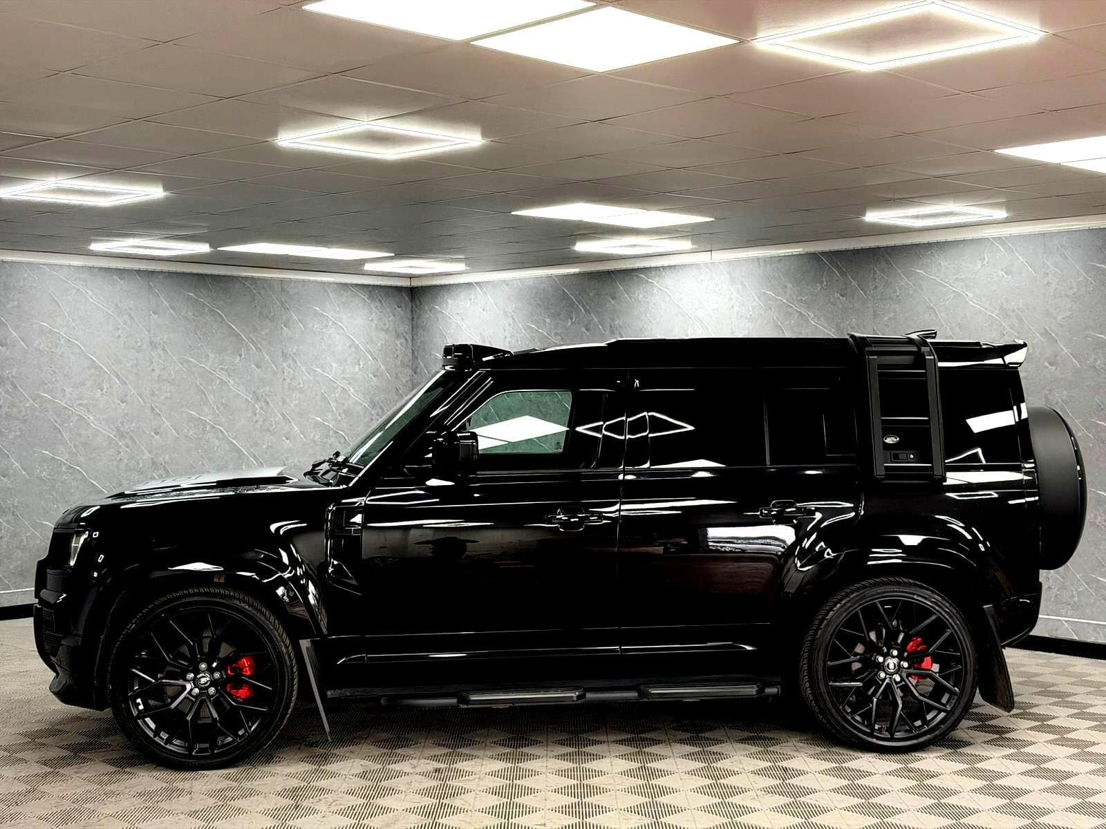 2024 Land Rover Defender 110 - Thumbnail 15