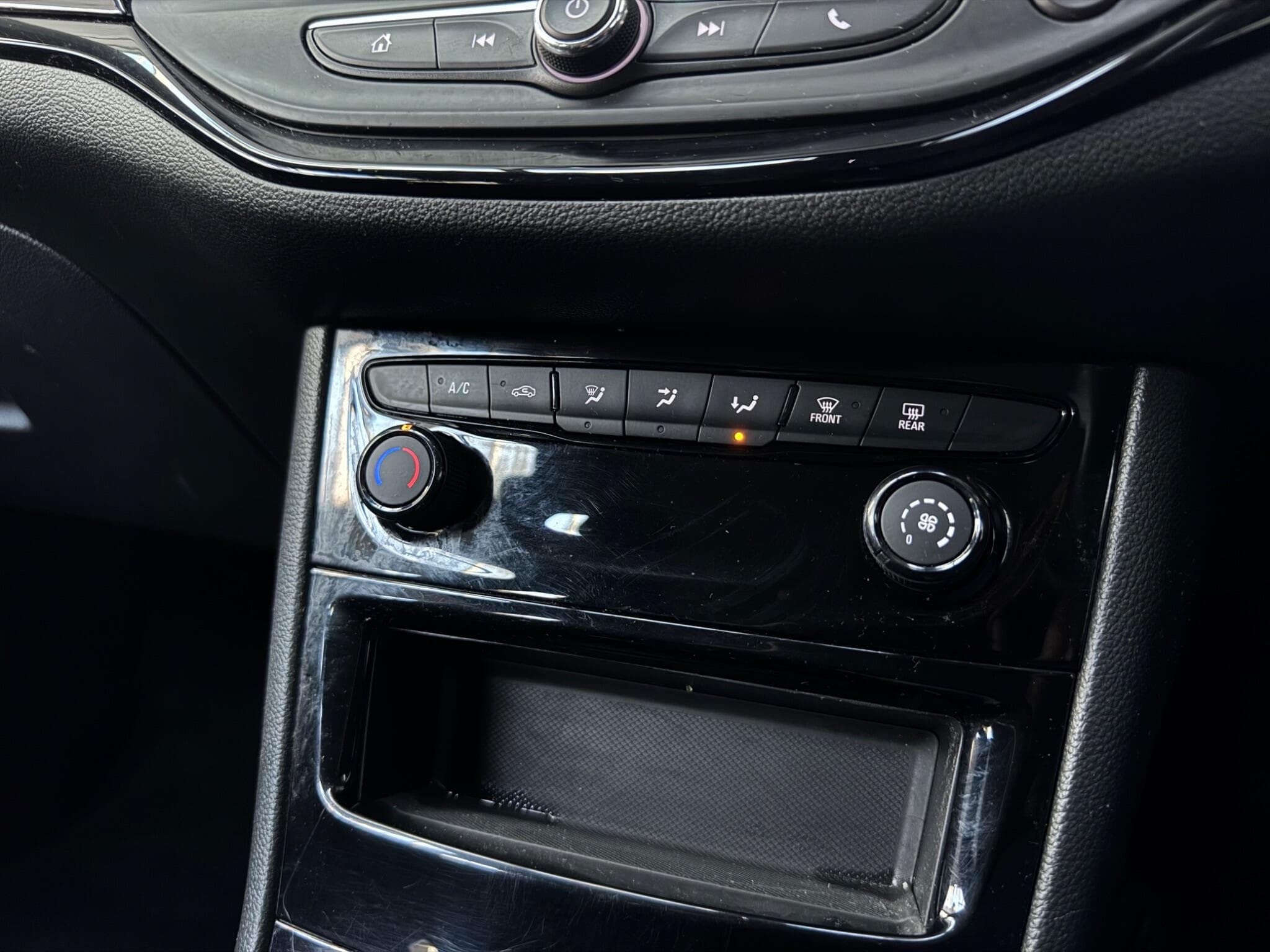 2019 Vauxhall Astra - Thumbnail 16