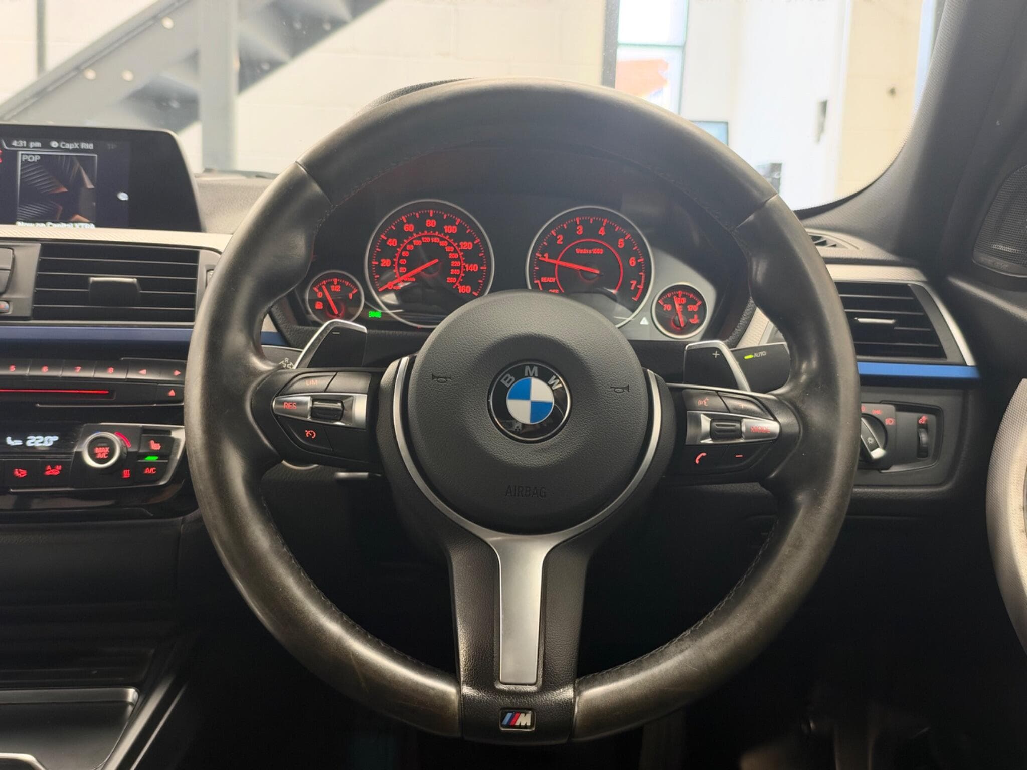 2017 BMW 3 Series - Thumbnail 37
