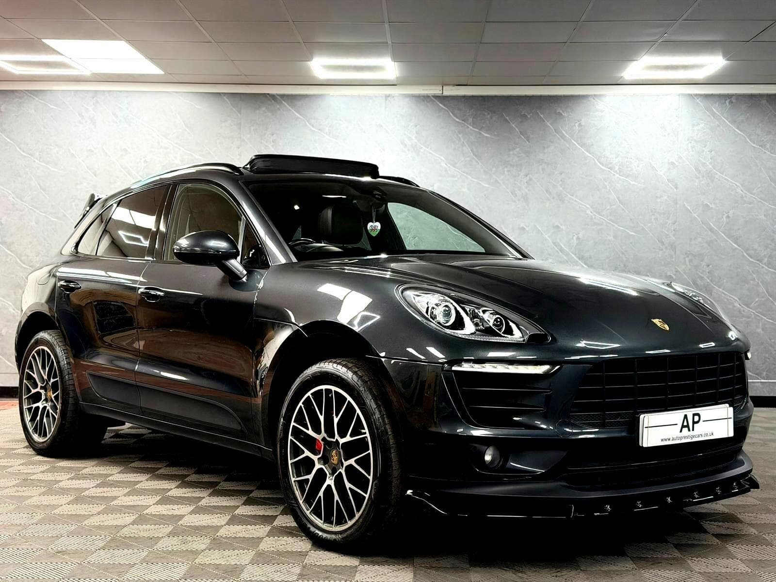 2017 Porsche Macan - Thumbnail 4