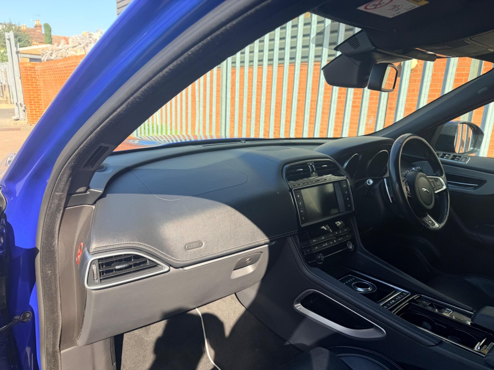 2017 Jaguar F-PACE - Thumbnail 16