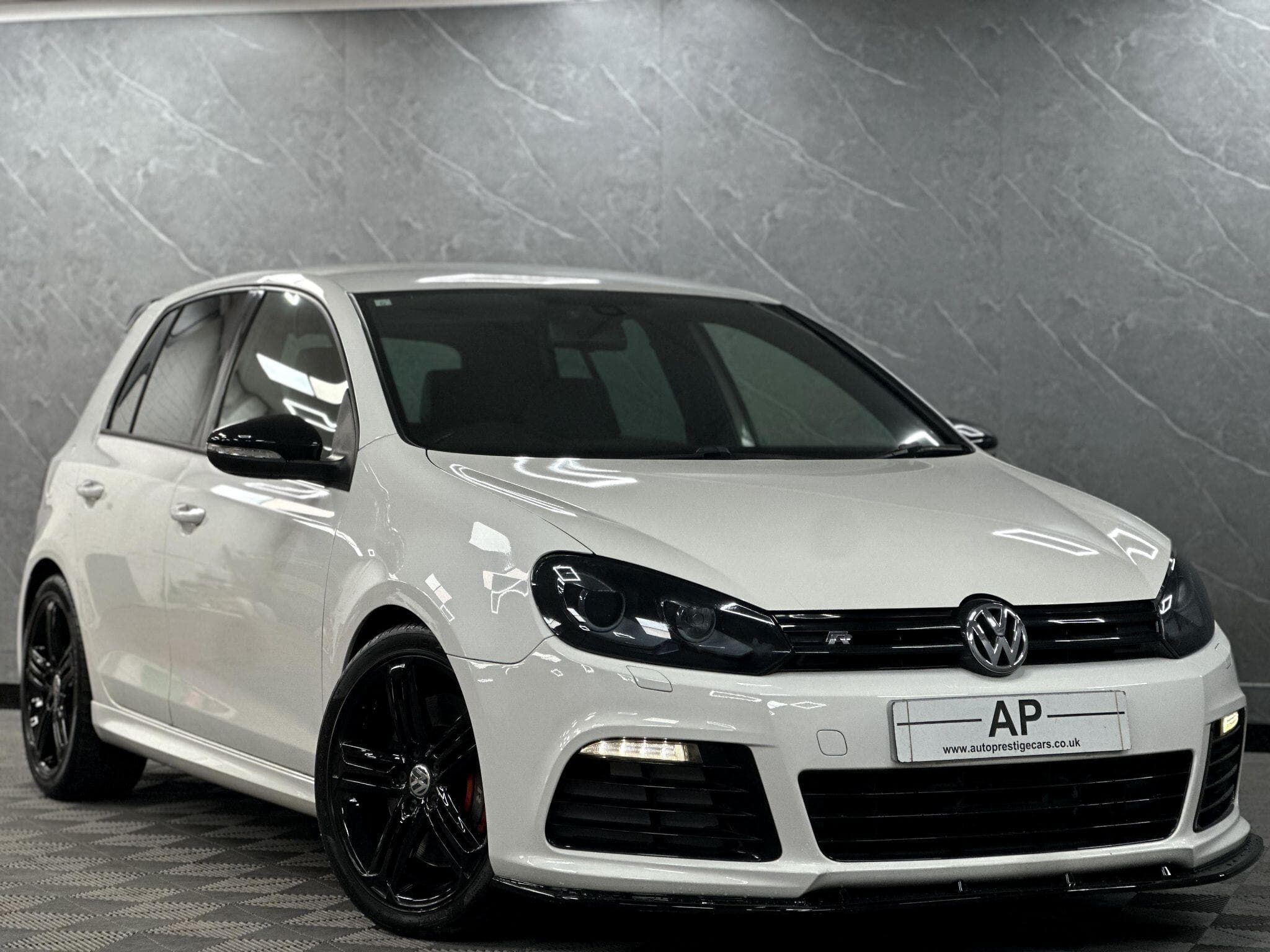 2011 Volkswagen Golf - Image 1