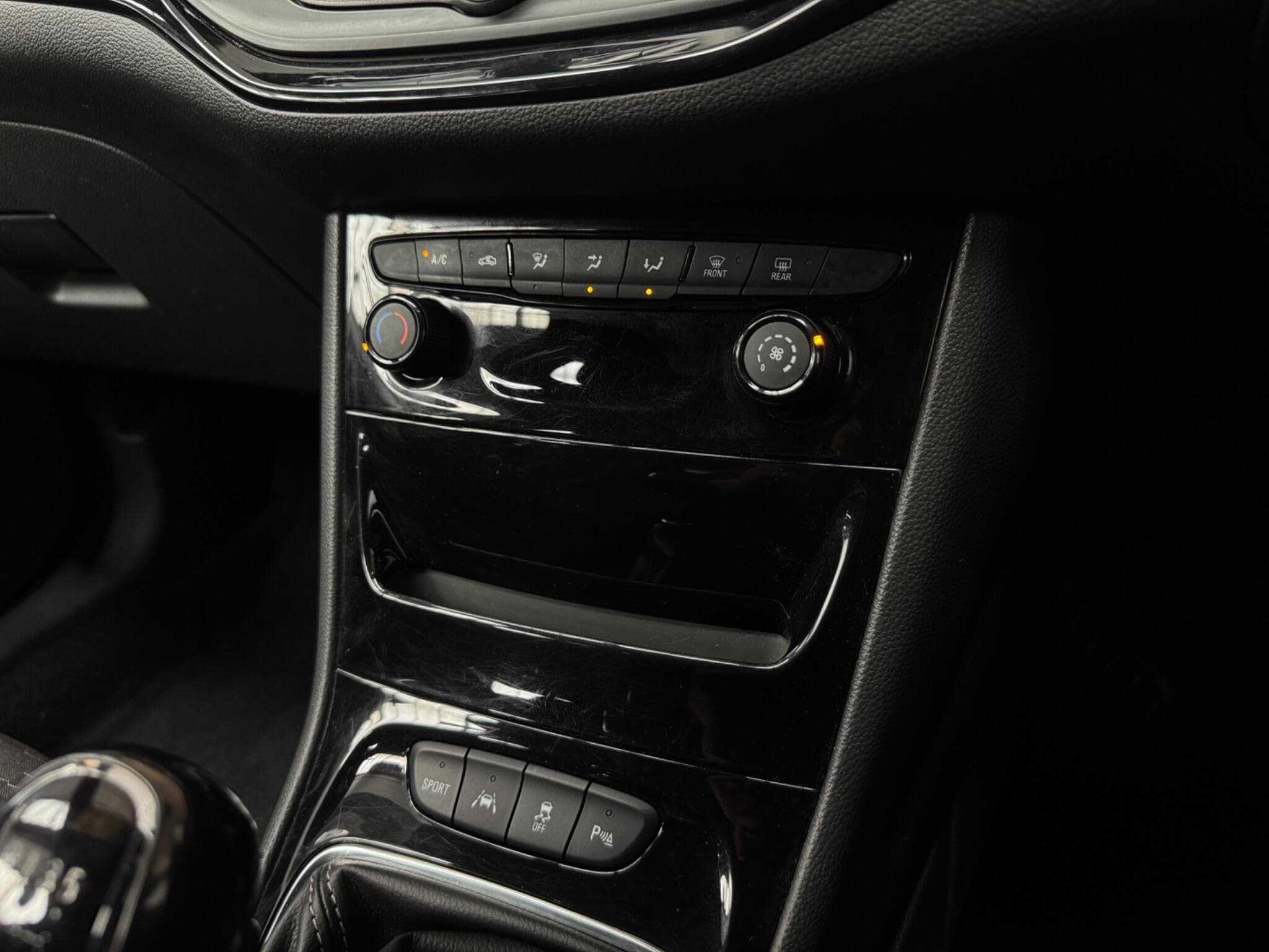 2017 Vauxhall Astra - Thumbnail 15