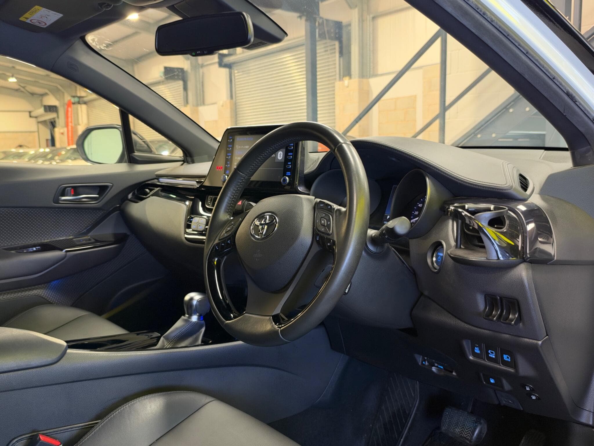 2022 Toyota C-HR - Thumbnail 11