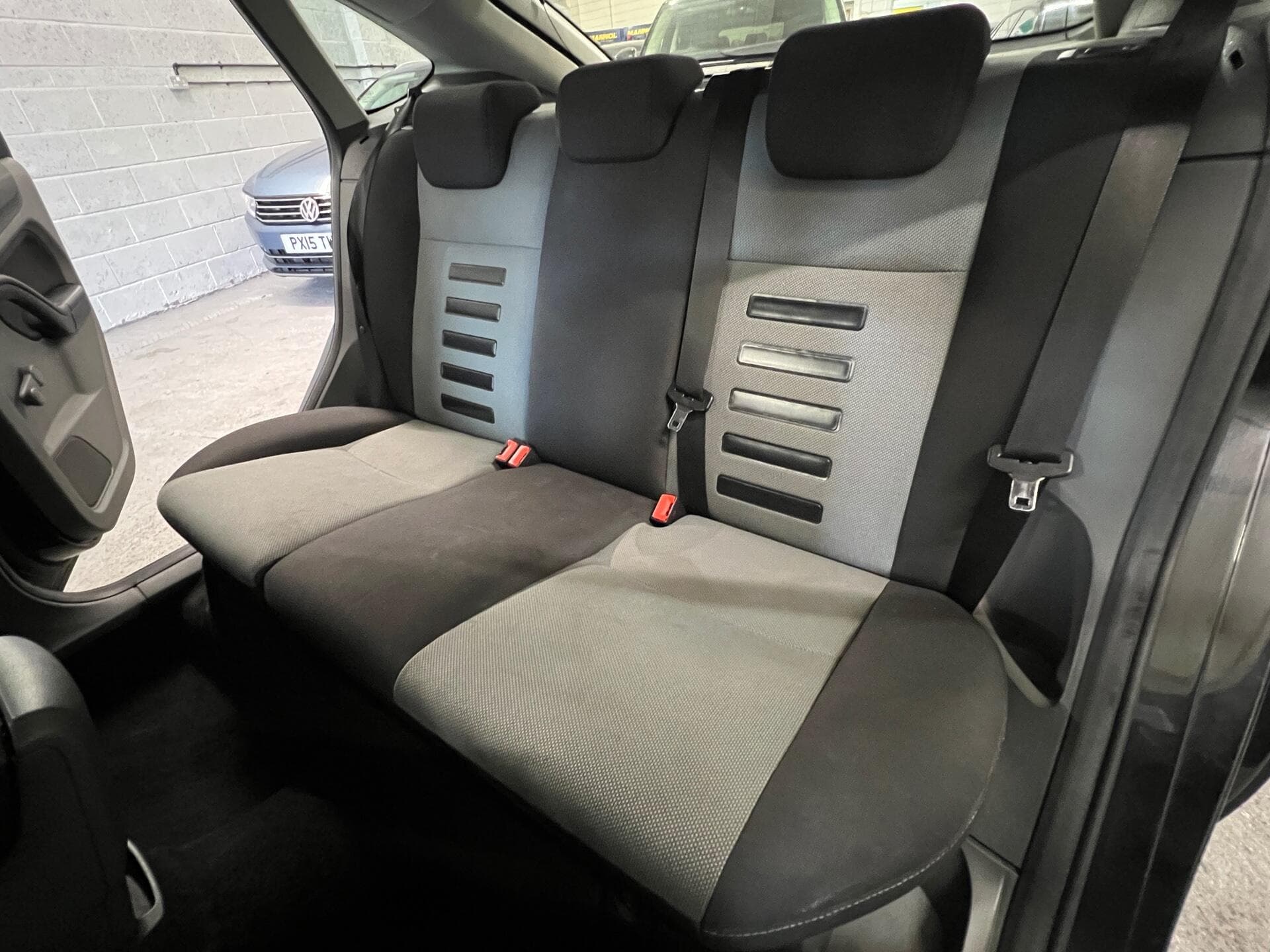 2009 Ford Focus - Thumbnail 31