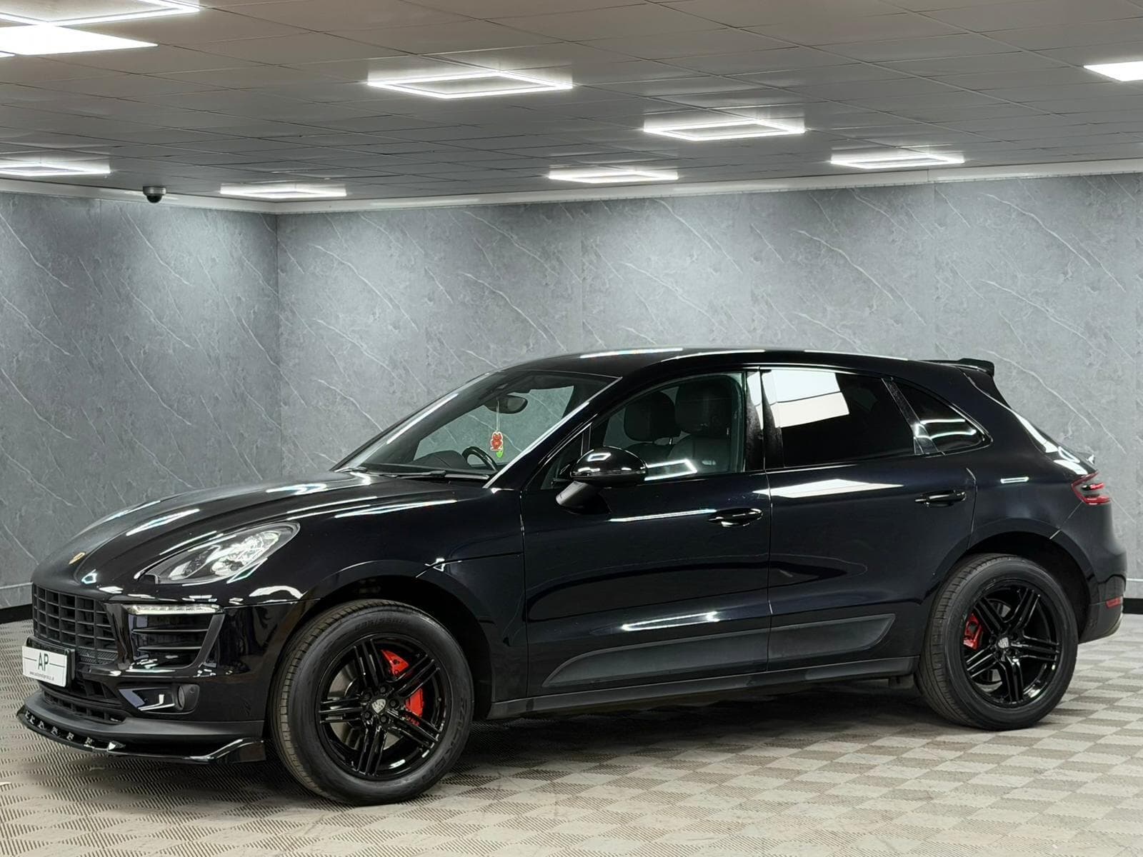 2017 Porsche Macan - Thumbnail 9