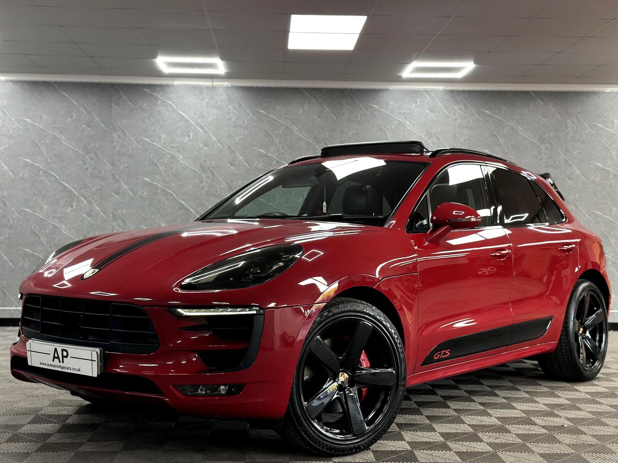 2016 Porsche Macan - Image 3