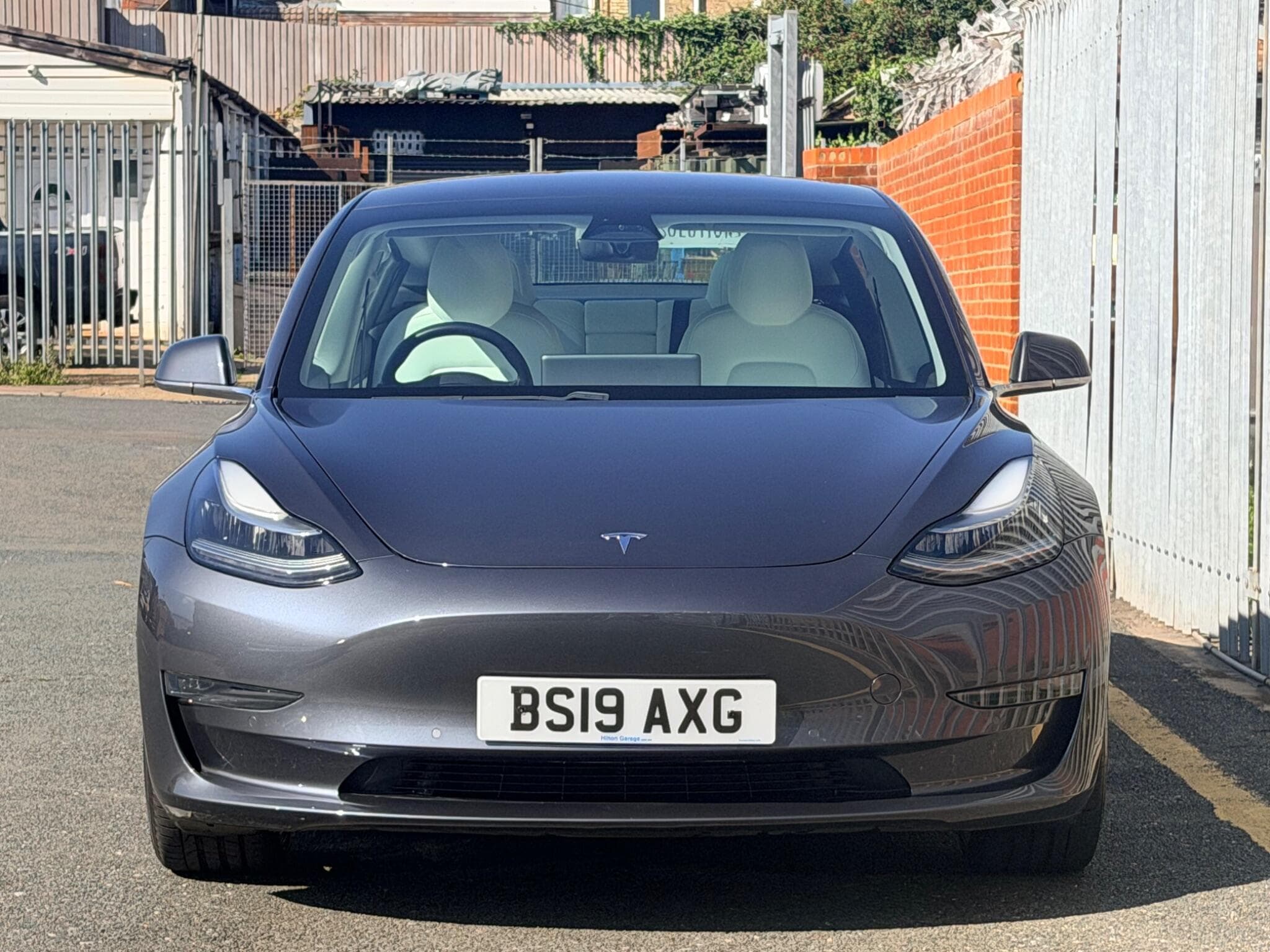 2019 Tesla Model 3 - Thumbnail 4