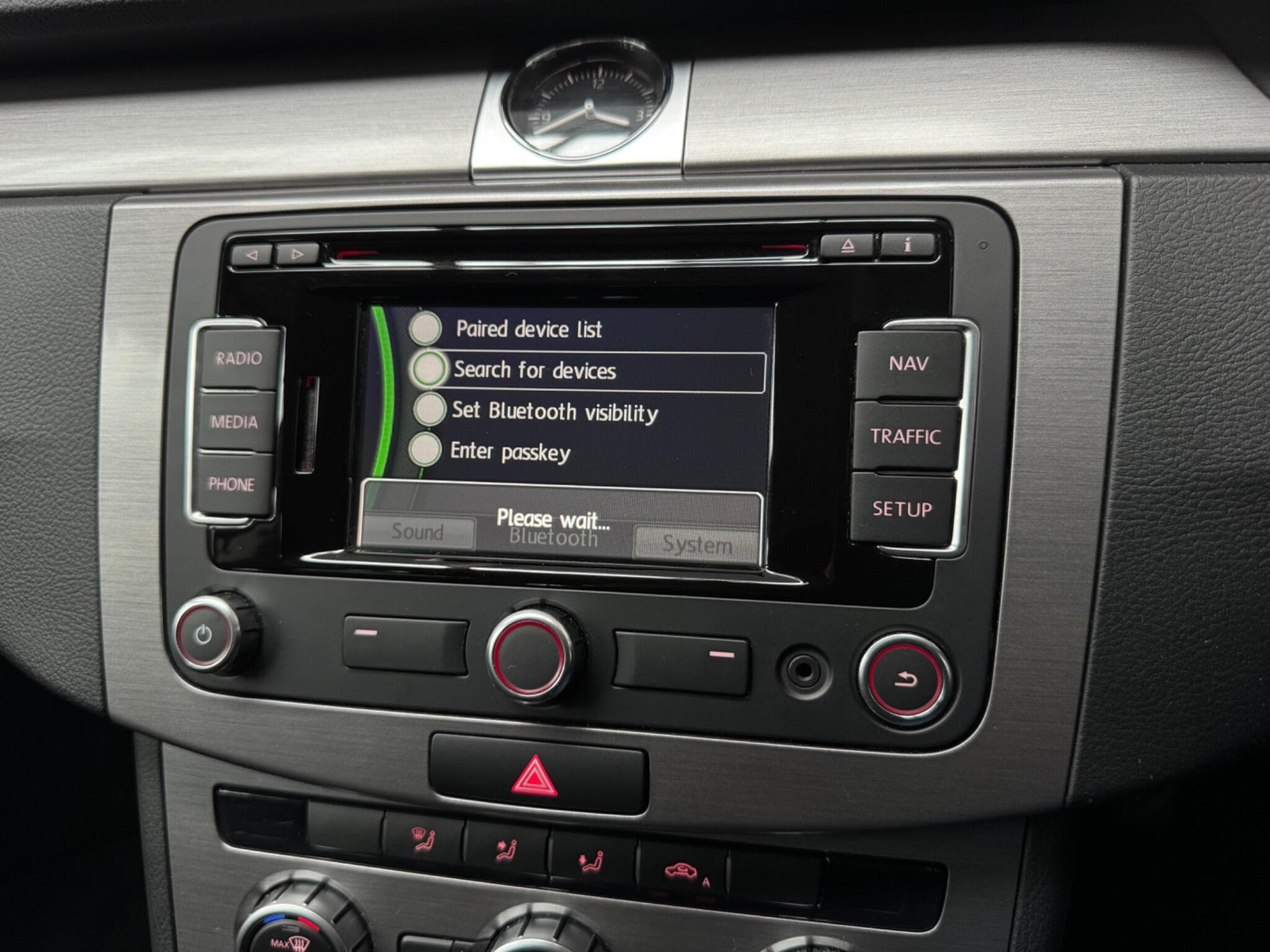 2013 Volkswagen Passat - Thumbnail 16