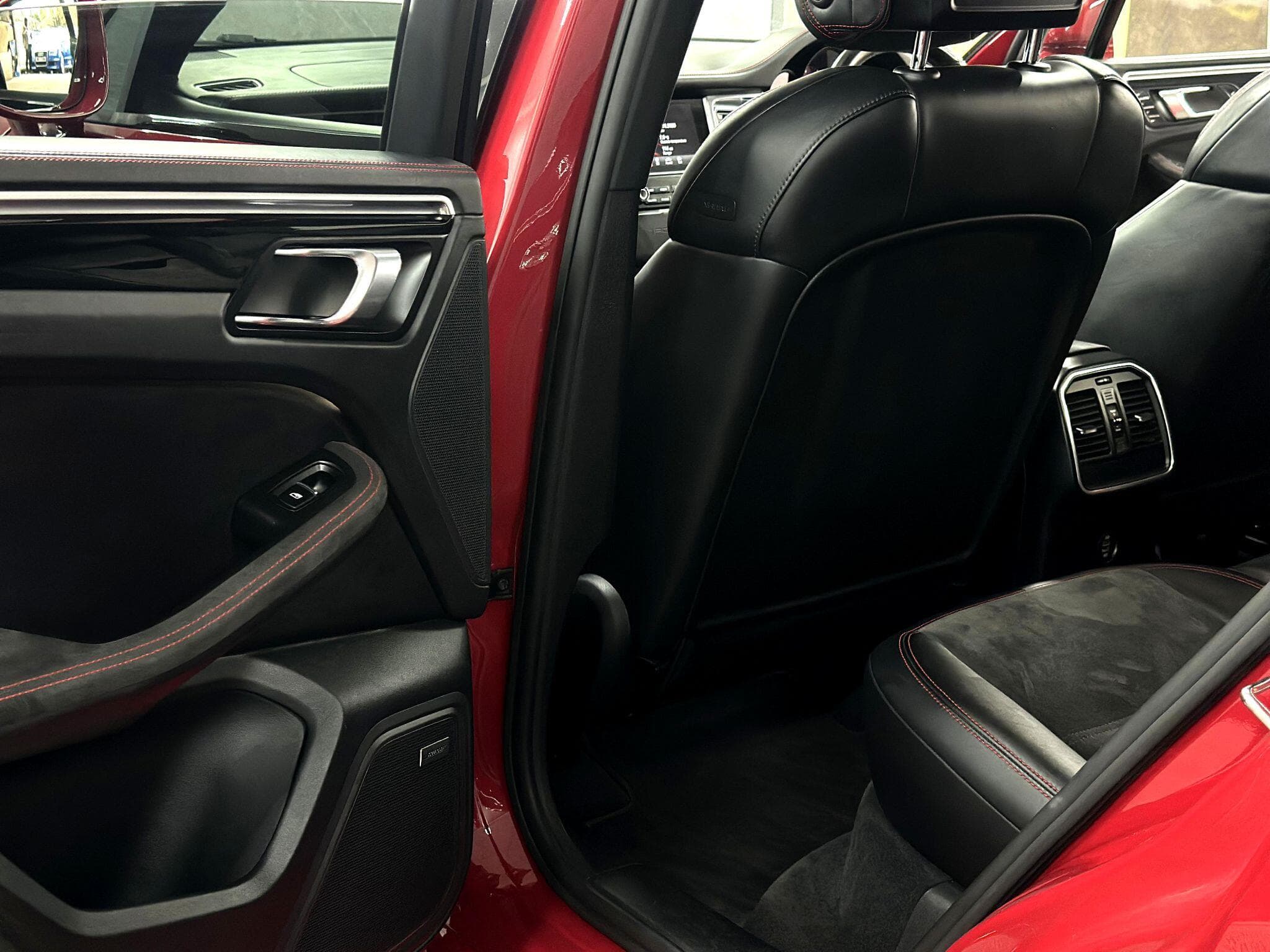 2016 Porsche Macan - Thumbnail 42