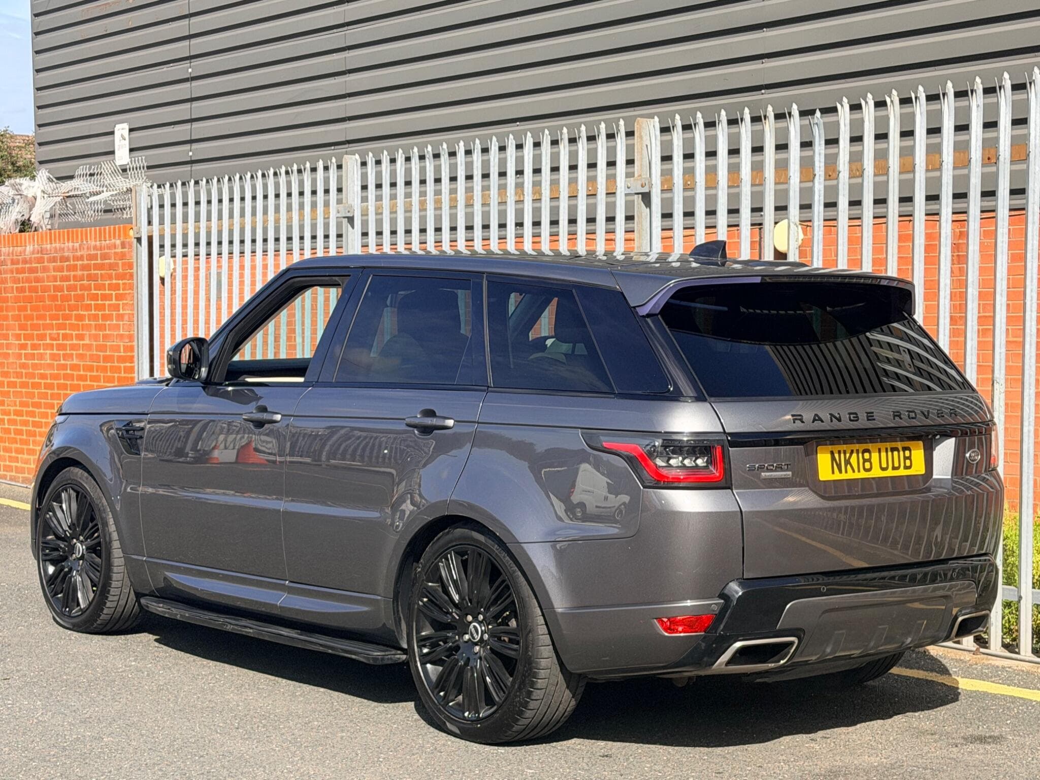 2018 Land Rover Range Rover Sport - Thumbnail 11