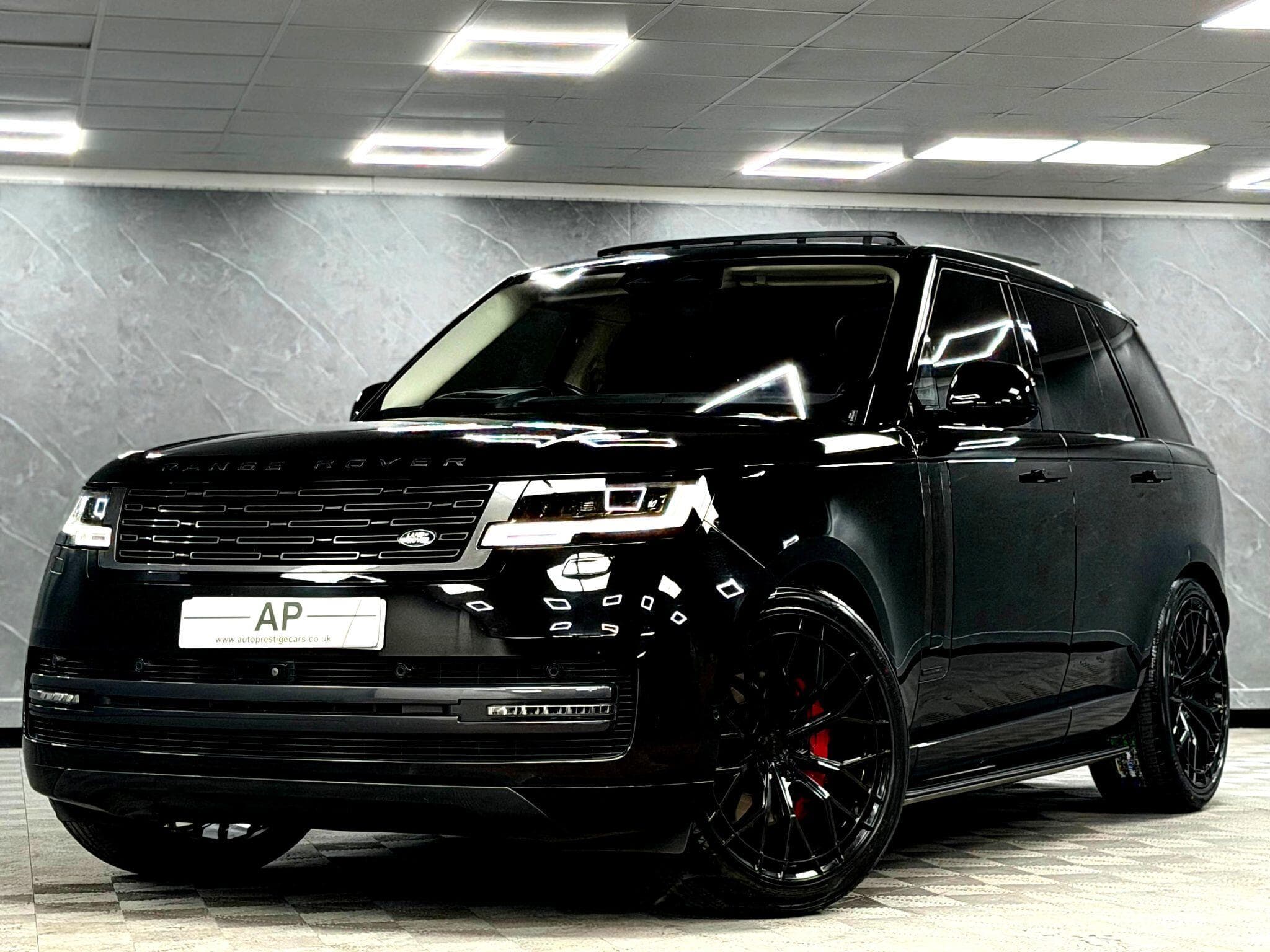 2022 Land Rover Range Rover - Main