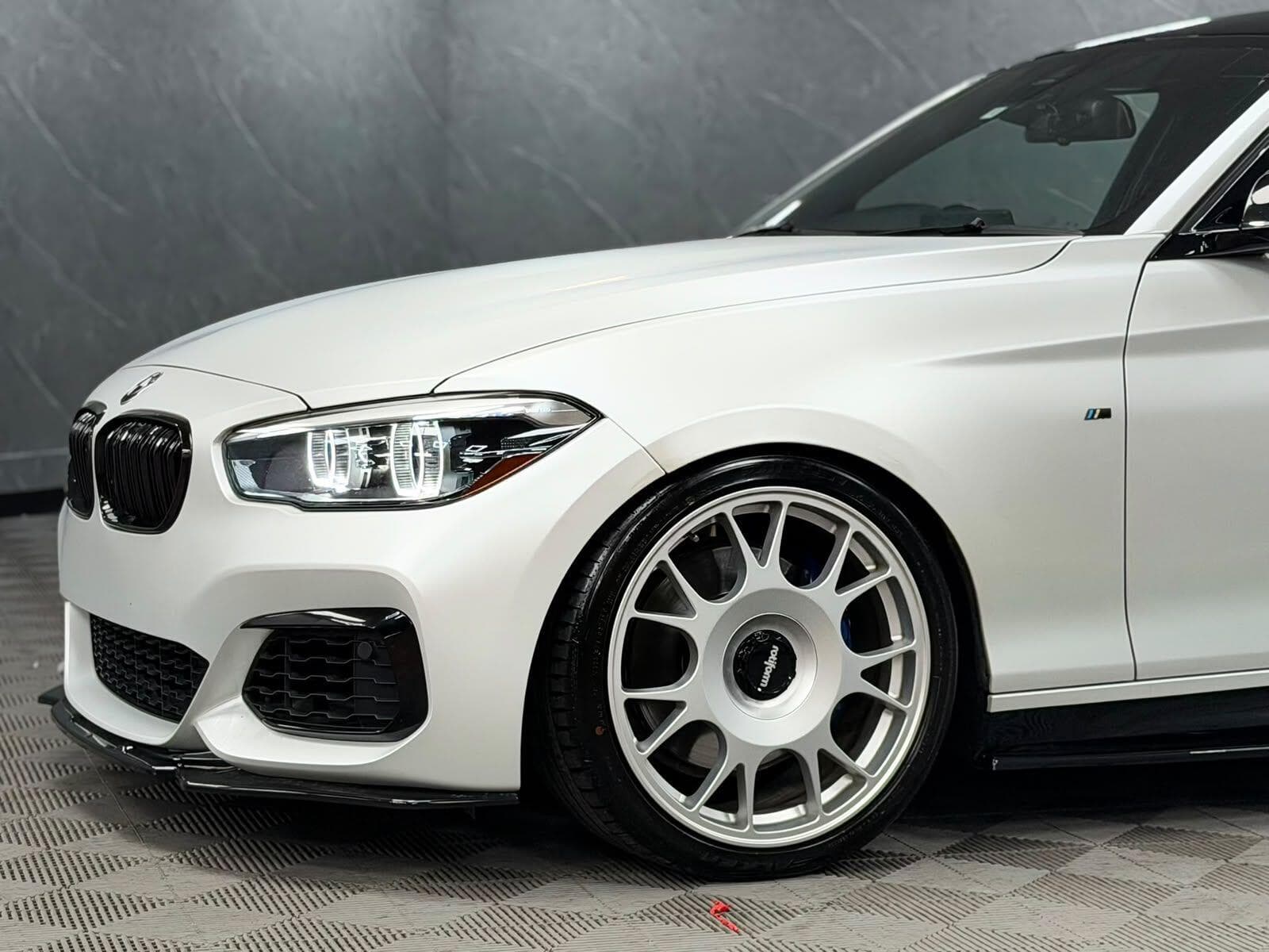 2017 BMW 1 Series - Thumbnail 28