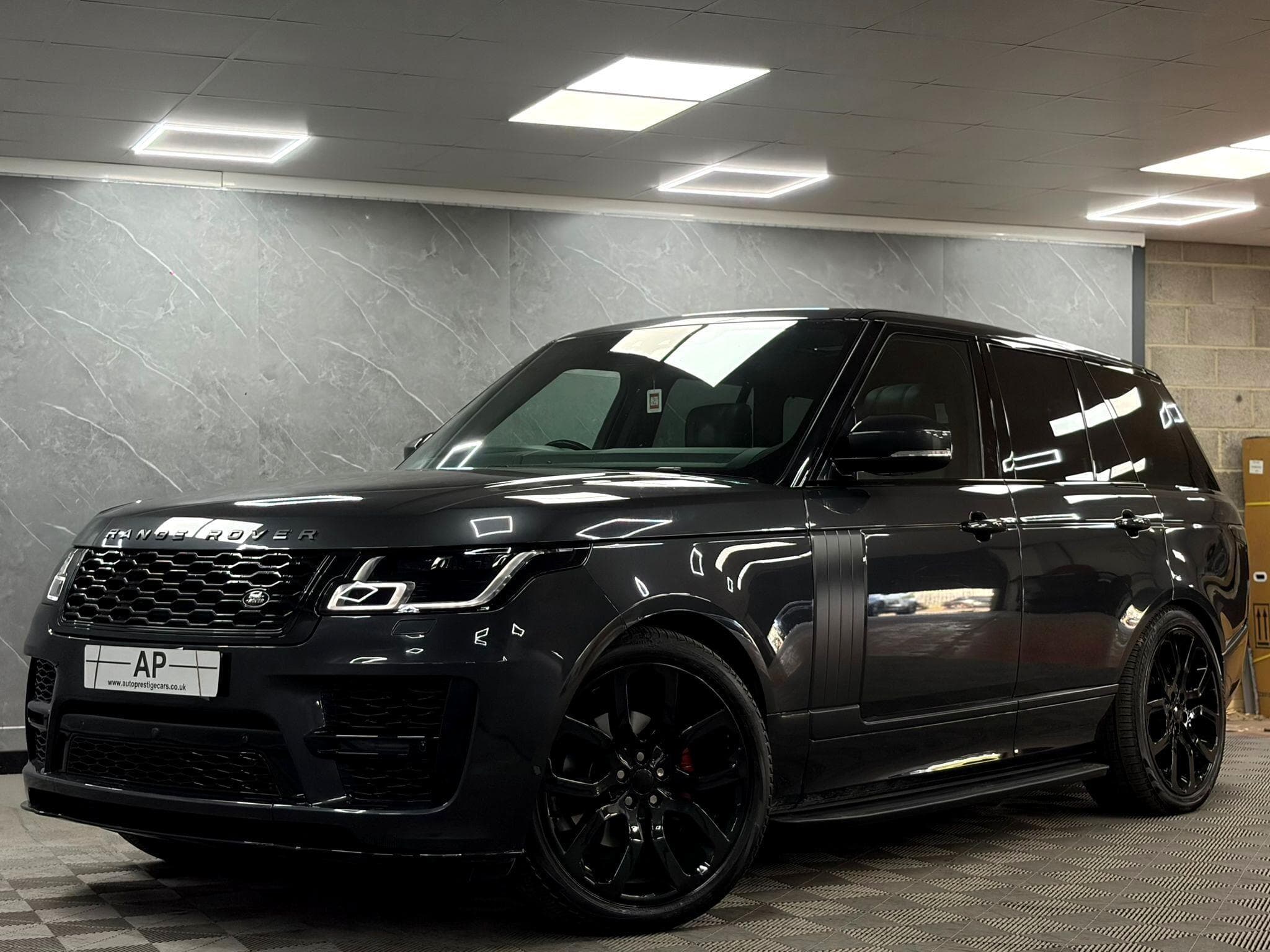 2018 Land Rover Range Rover - Image 3