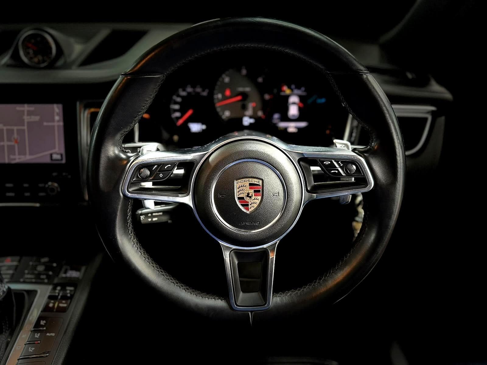 2017 Porsche Macan - Thumbnail 46