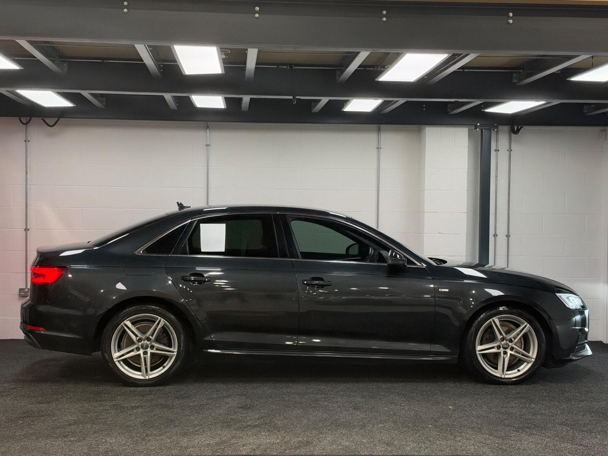 2016 Audi A4 - Thumbnail 13