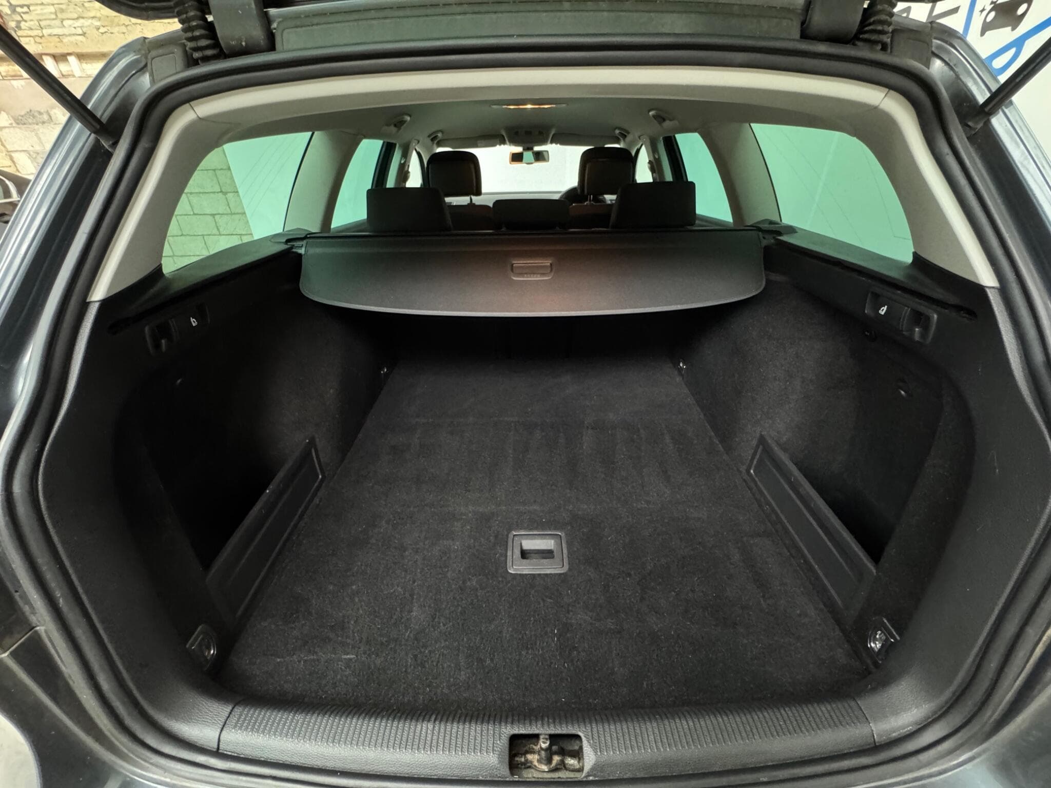 2013 Volkswagen Passat - Thumbnail 25