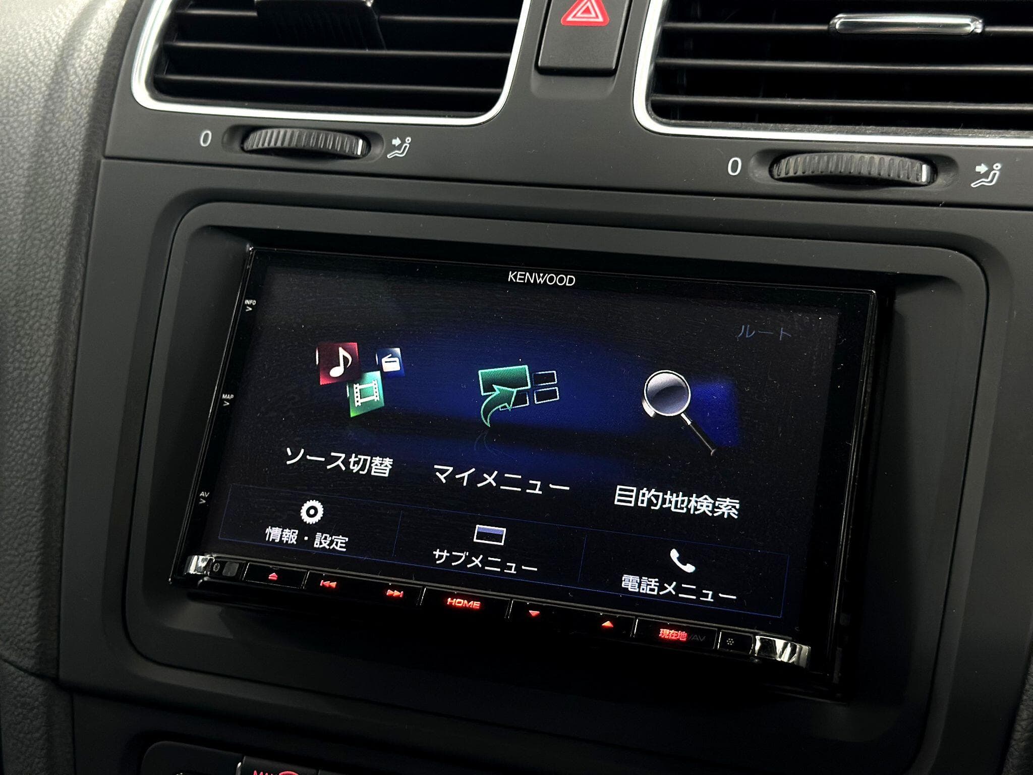 2011 Volkswagen Golf - Thumbnail 37