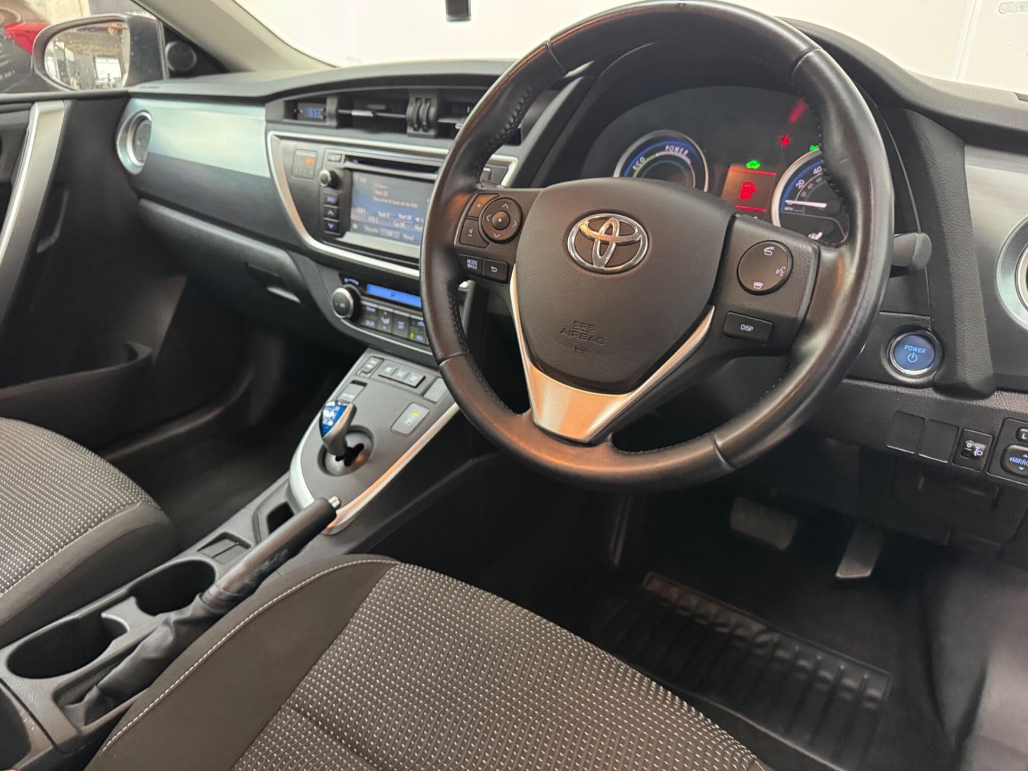 2015 Toyota Auris - Thumbnail 4