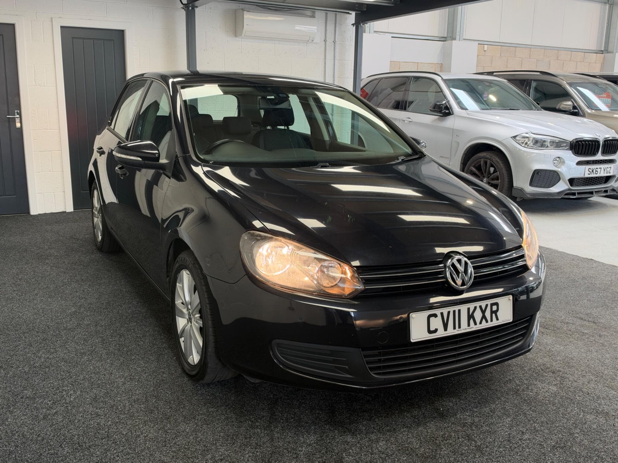 2011 Volkswagen Golf - Thumbnail 2