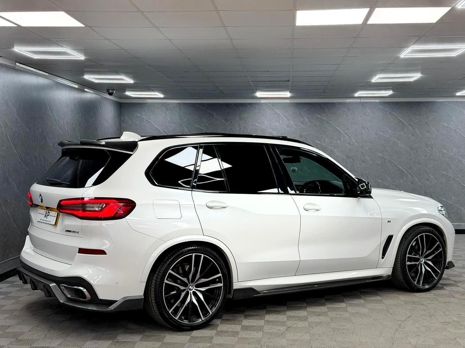 2018 BMW X5 - Thumbnail 24