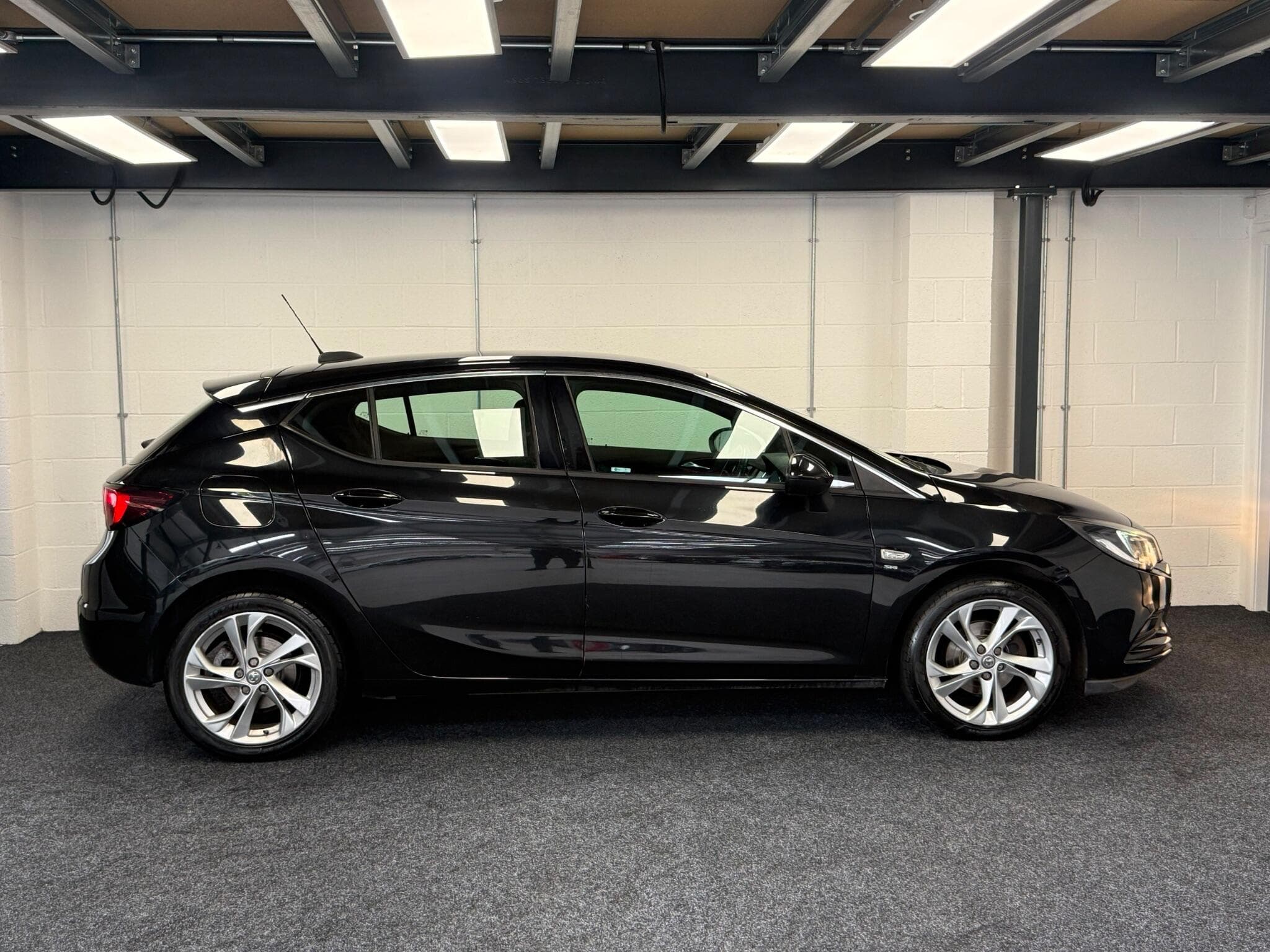 2016 Vauxhall Astra - Thumbnail 11