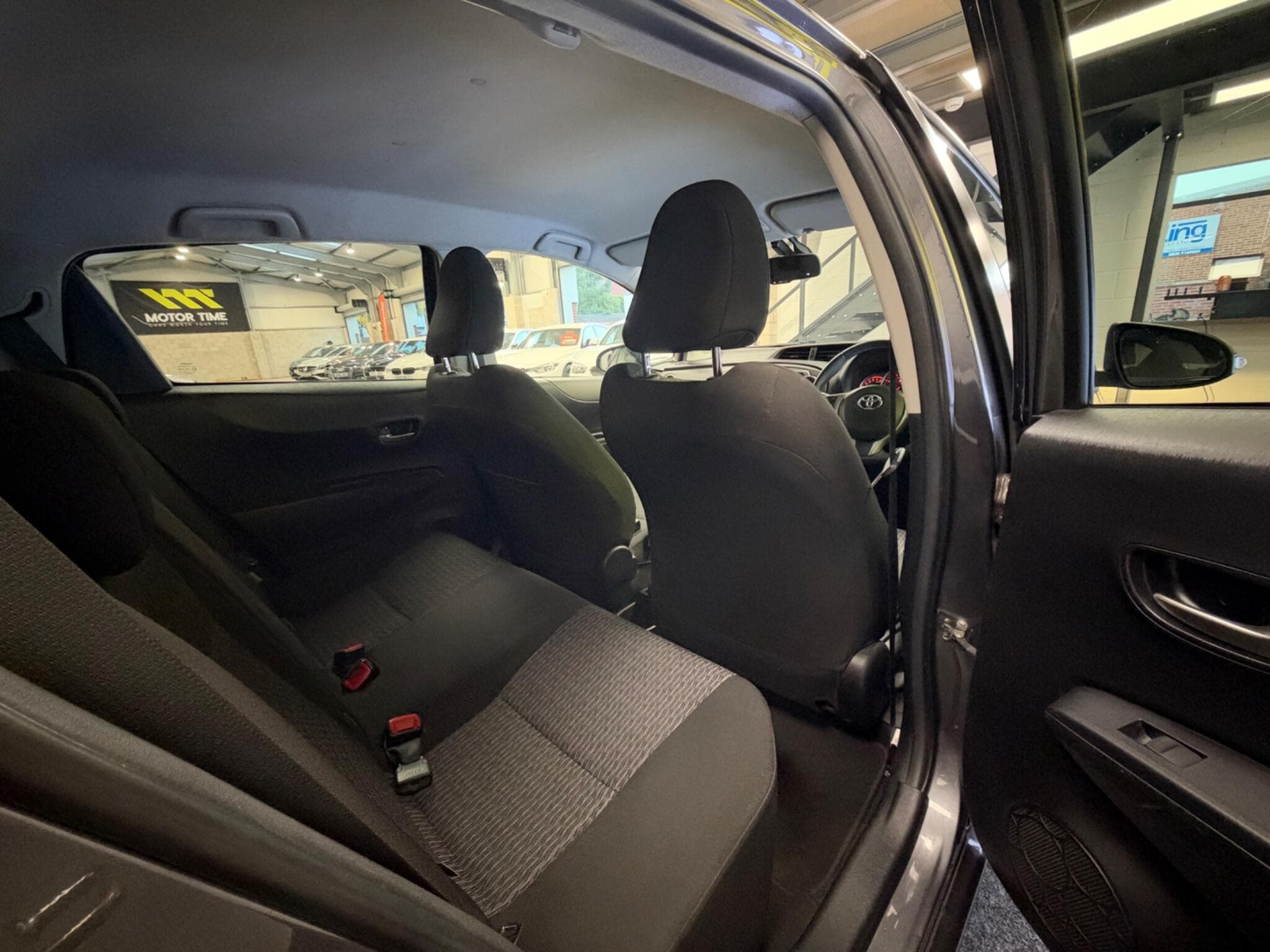 2014 Toyota Yaris - Thumbnail 21