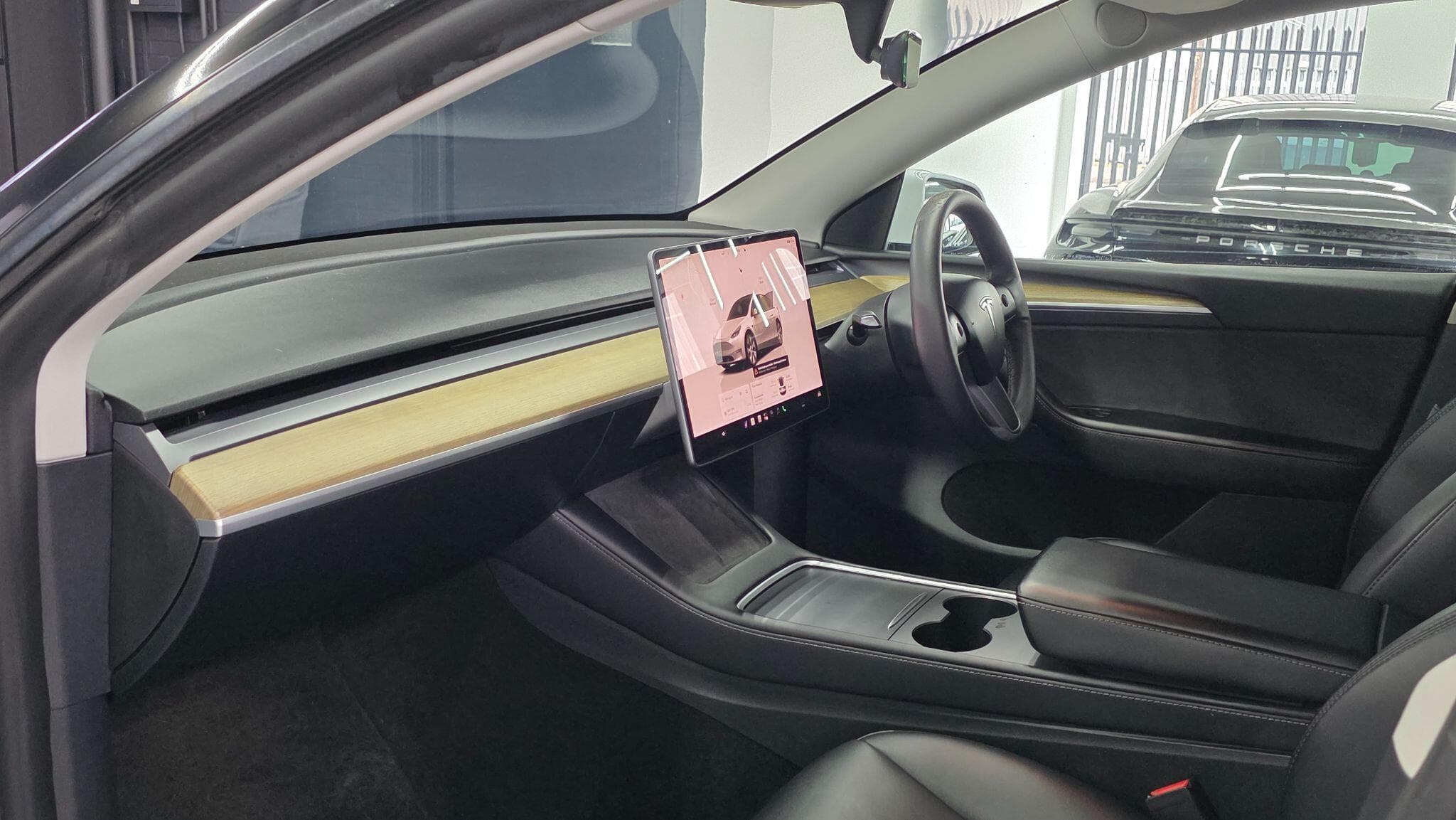 2022 Tesla Model Y - Thumbnail 18