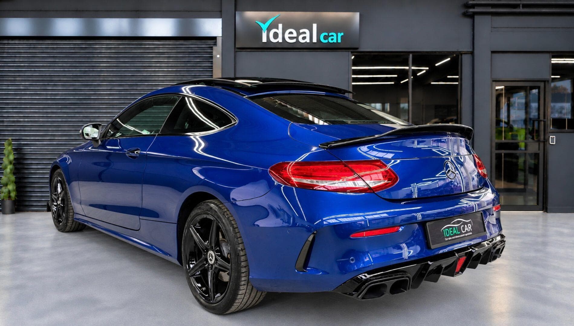2017 Mercedes-Benz C Class - Thumbnail 2