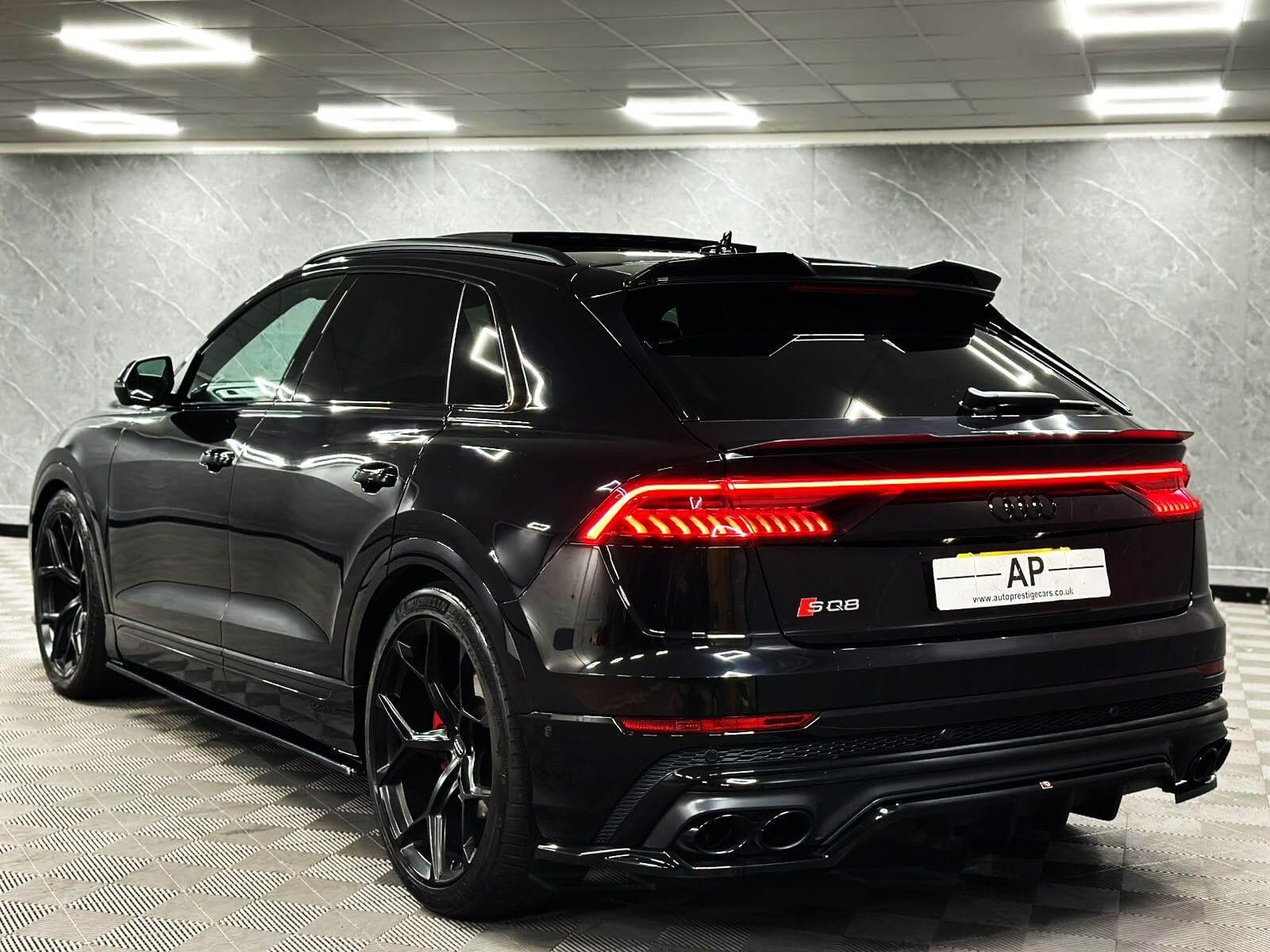 2019 Audi SQ8 - Image 4