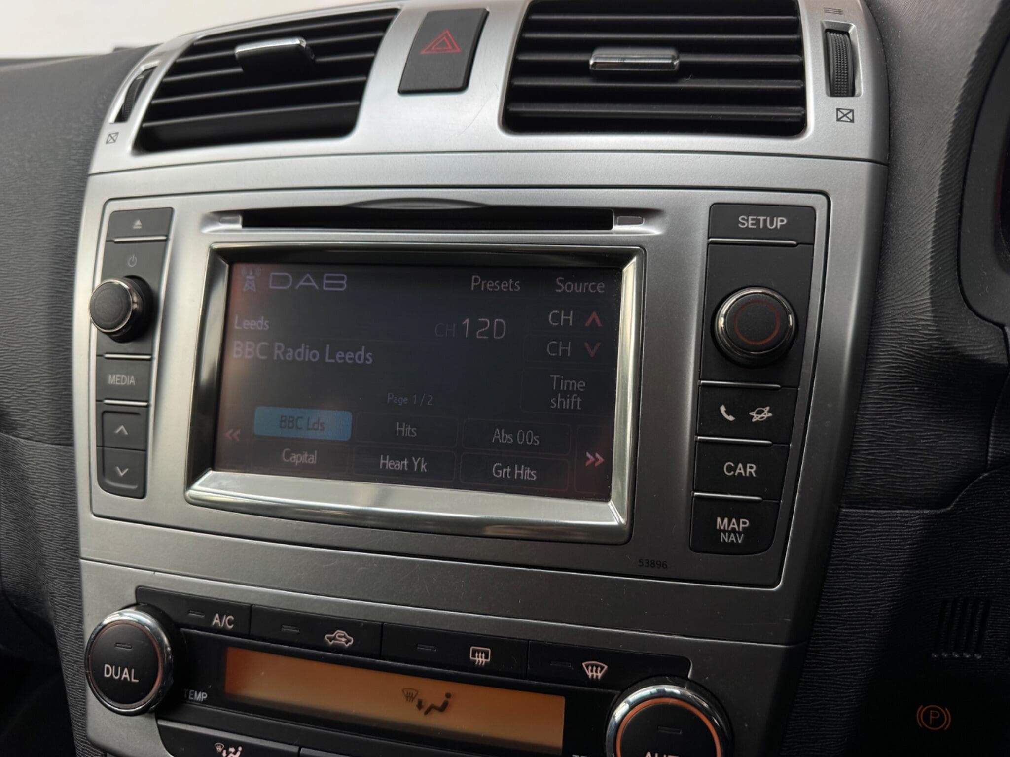 2014 Toyota Avensis - Thumbnail 15