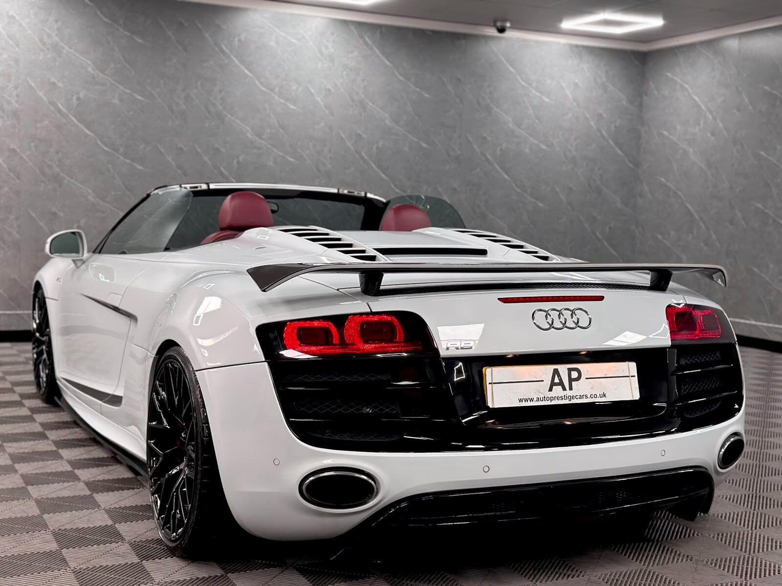 2010 Audi R8 - Thumbnail 40