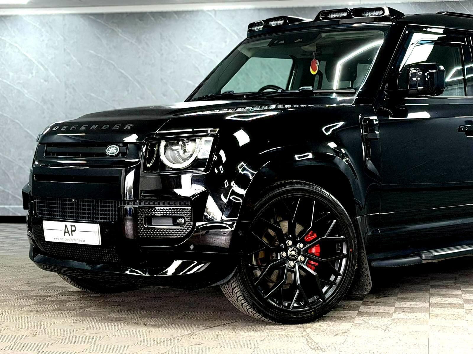 2024 Land Rover Defender 110 - Thumbnail 6