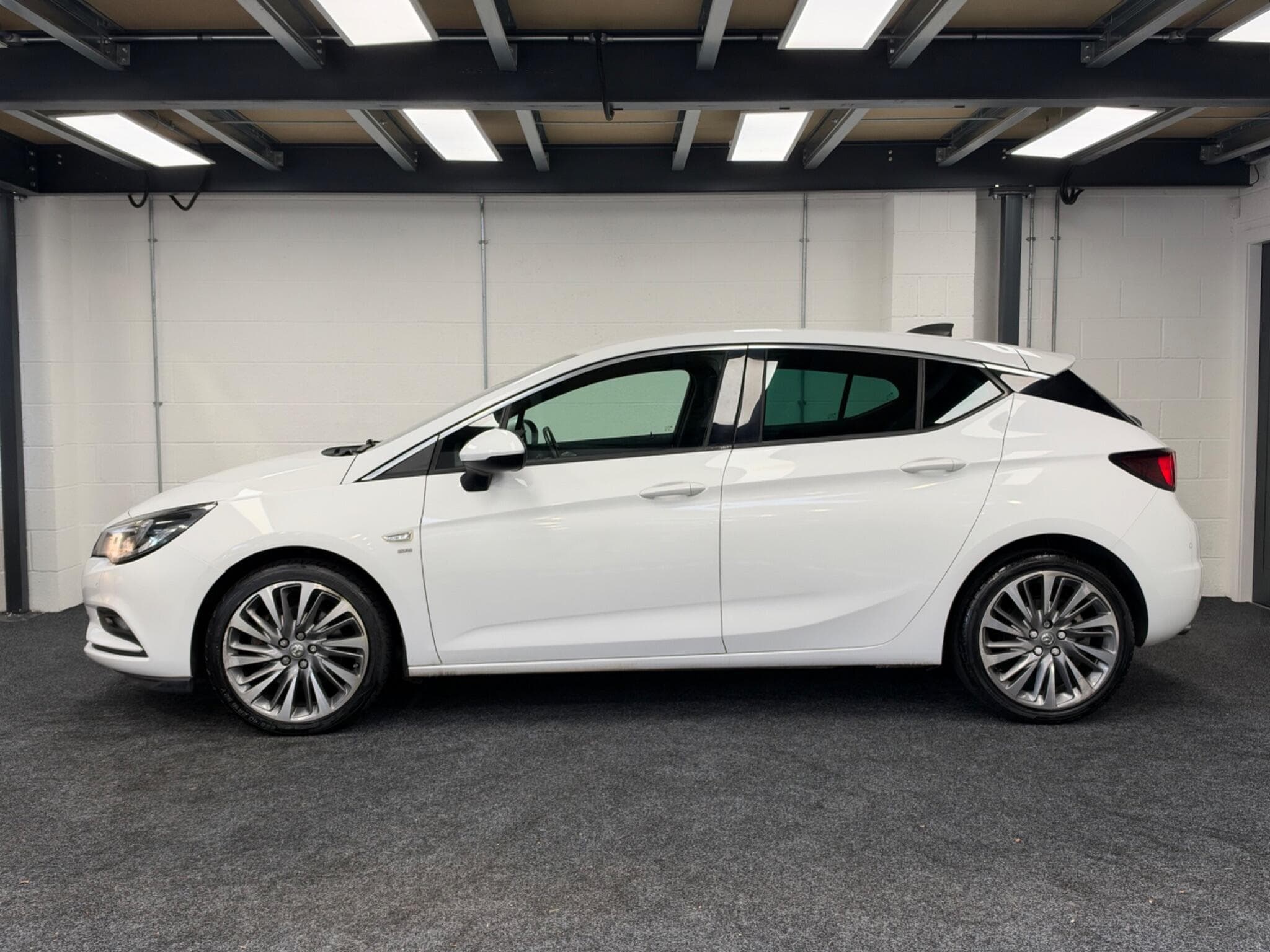 2016 Vauxhall Astra - Image 4