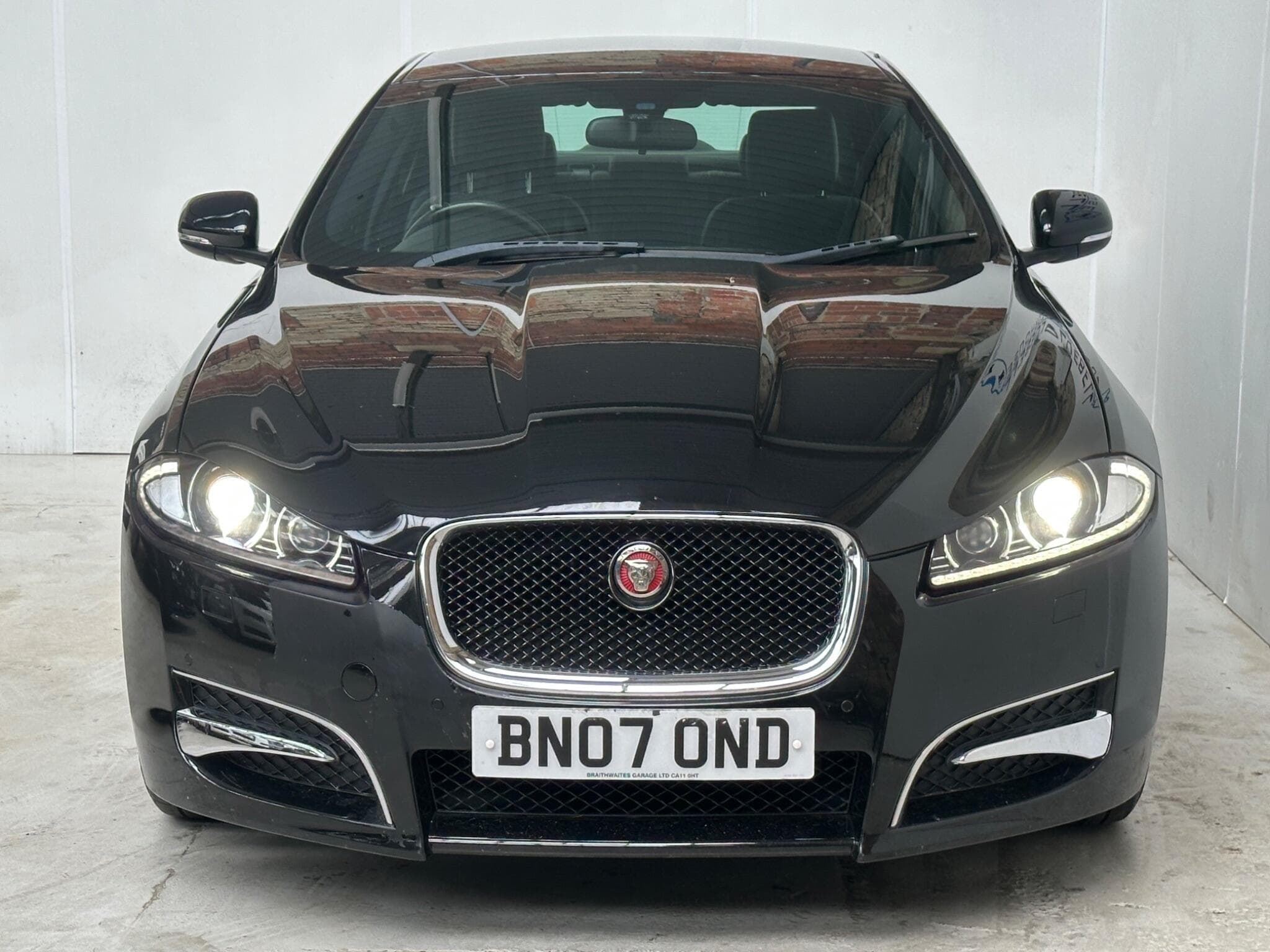 2015 Jaguar XF - Image 2