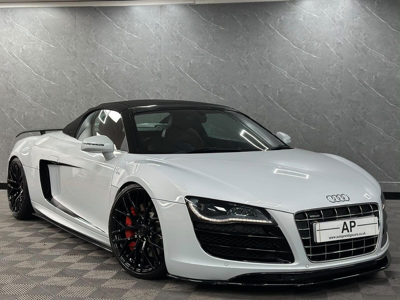 2010 Audi R8 - Thumbnail 58